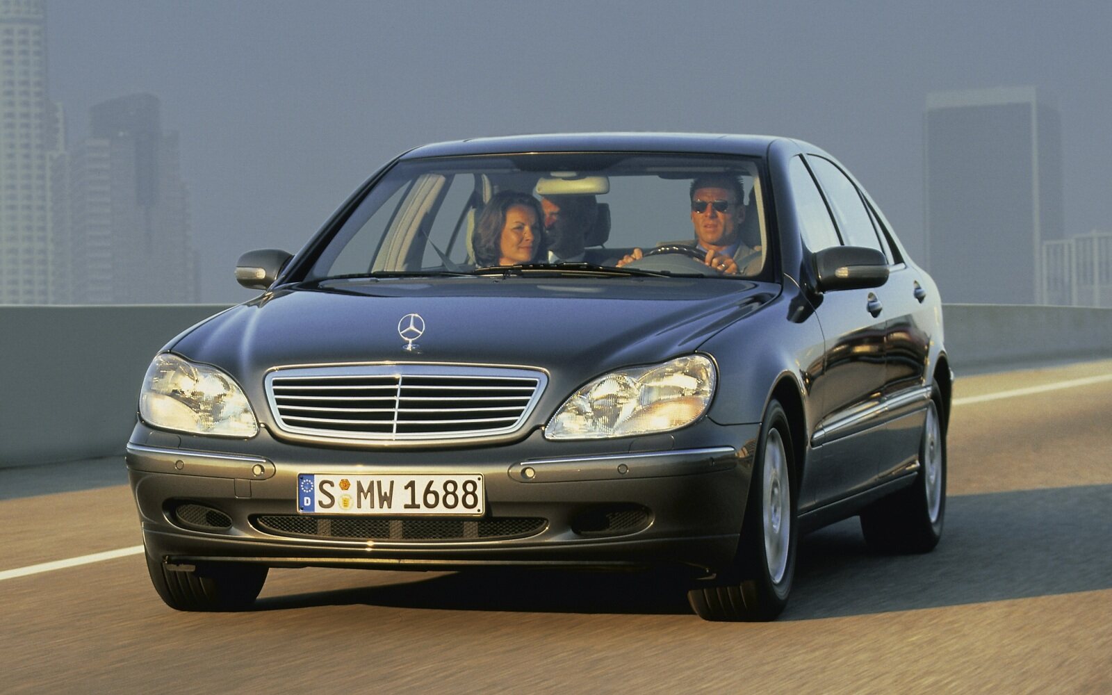 W220（1998至2005年）