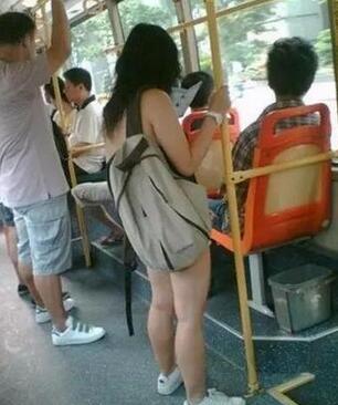 美女穿衣服呢还是没穿 求老司机解答在线等