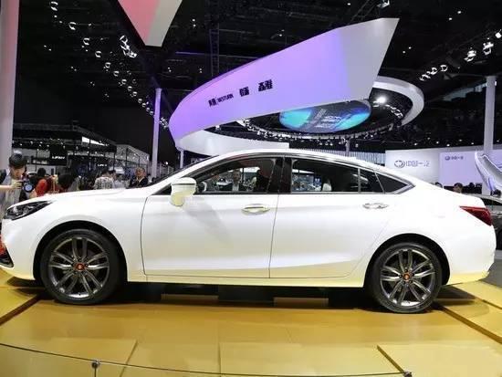 红旗总算放下架子，全新轿跑或10万起，外观帅到爆