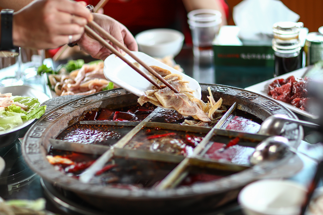 重庆车展游记：美女面前不要鸳鸯锅