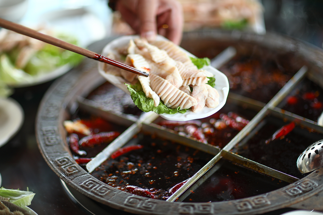 重庆车展游记：美女面前不要鸳鸯锅