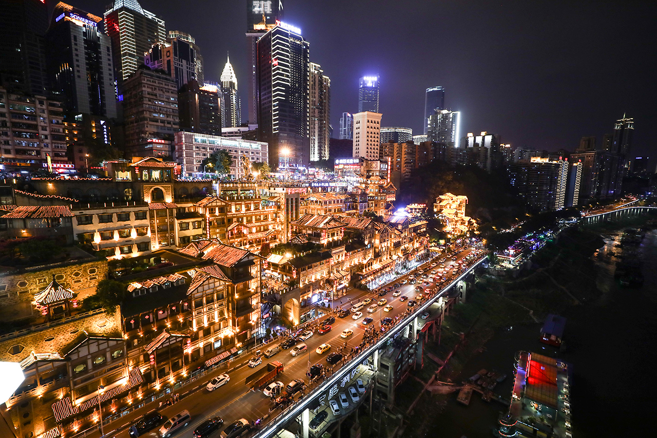 重庆车展游记：美女面前不要鸳鸯锅