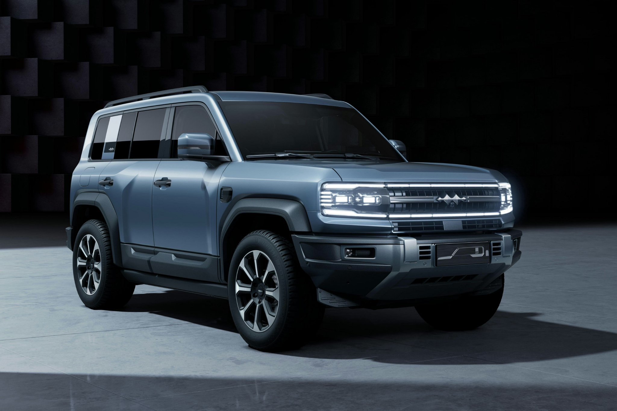 Equation Leopard Car Leopard 5 is officially listed at a price of 289,800-352,800 yuan.