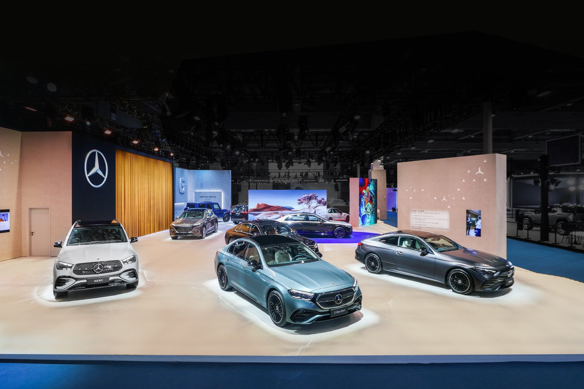 深化本土布局 梅赛德斯-奔驰连续第七次参加进博会