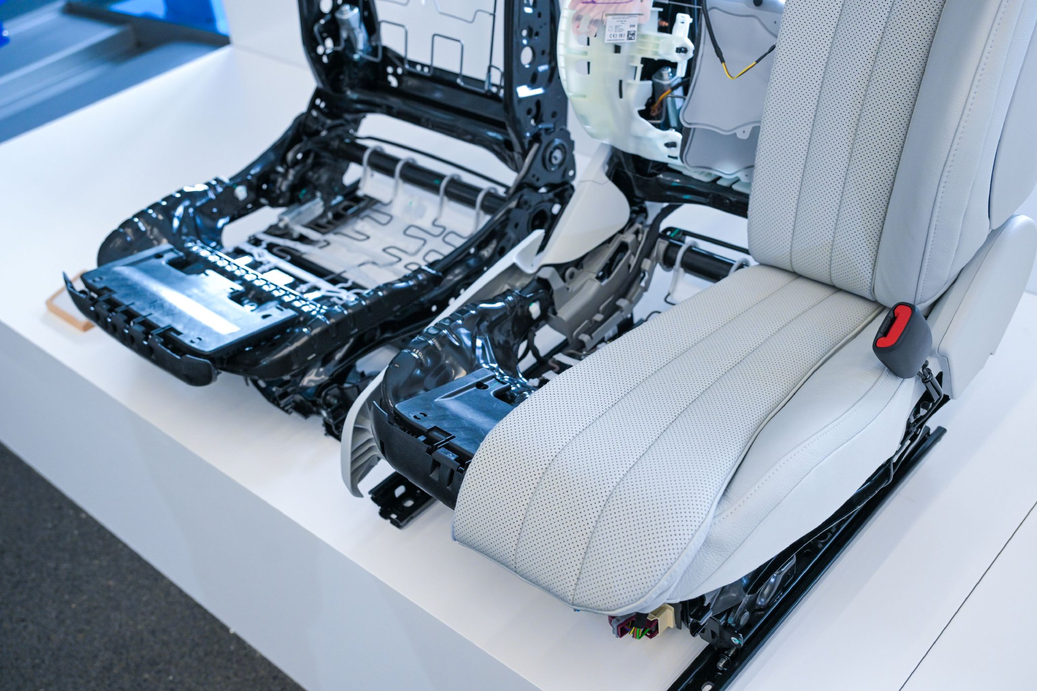 豪华还得是奔驰 体验“奔驰标准”科技日