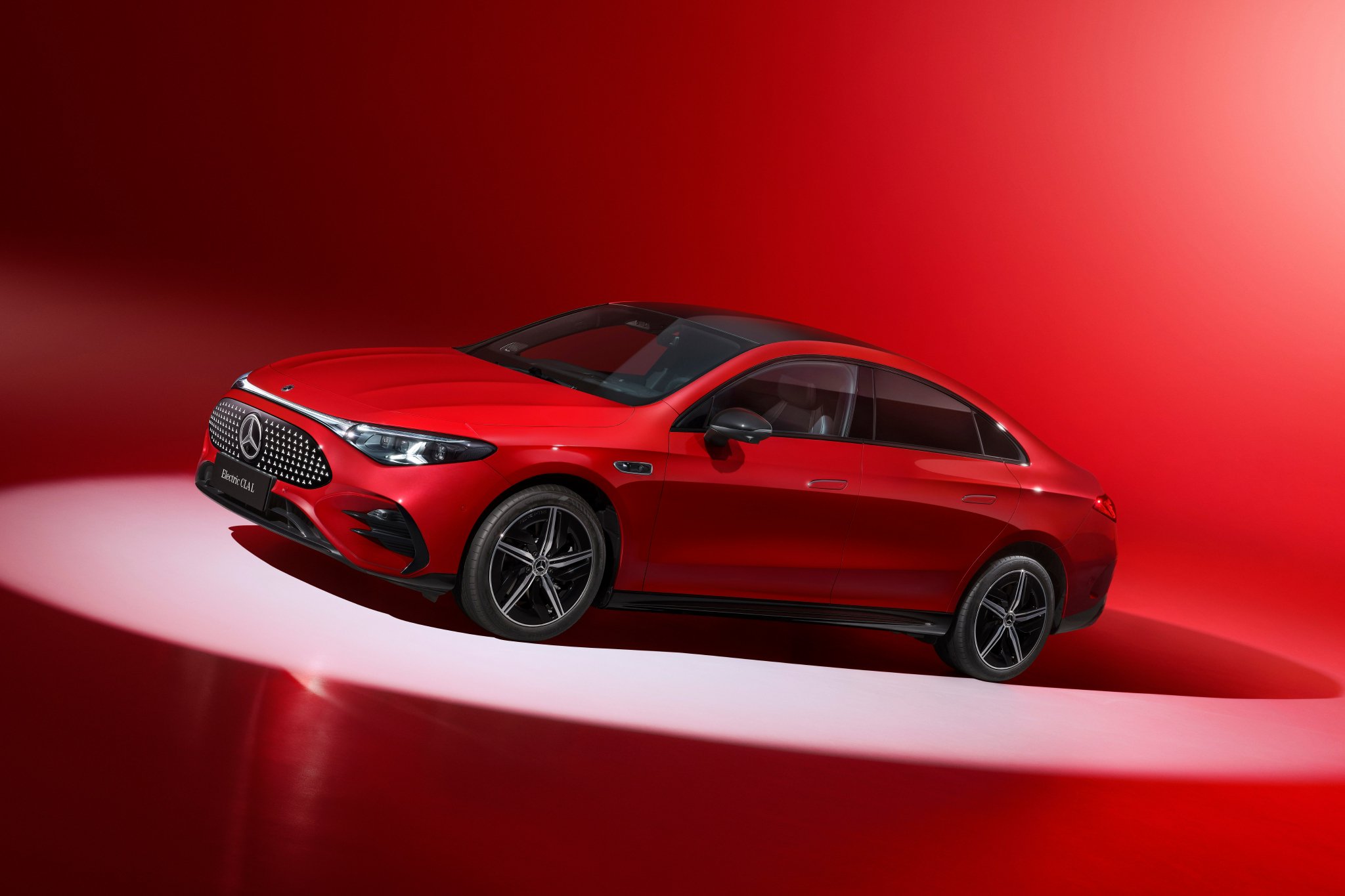 豪华还得是奔驰 体验“奔驰标准”科技日