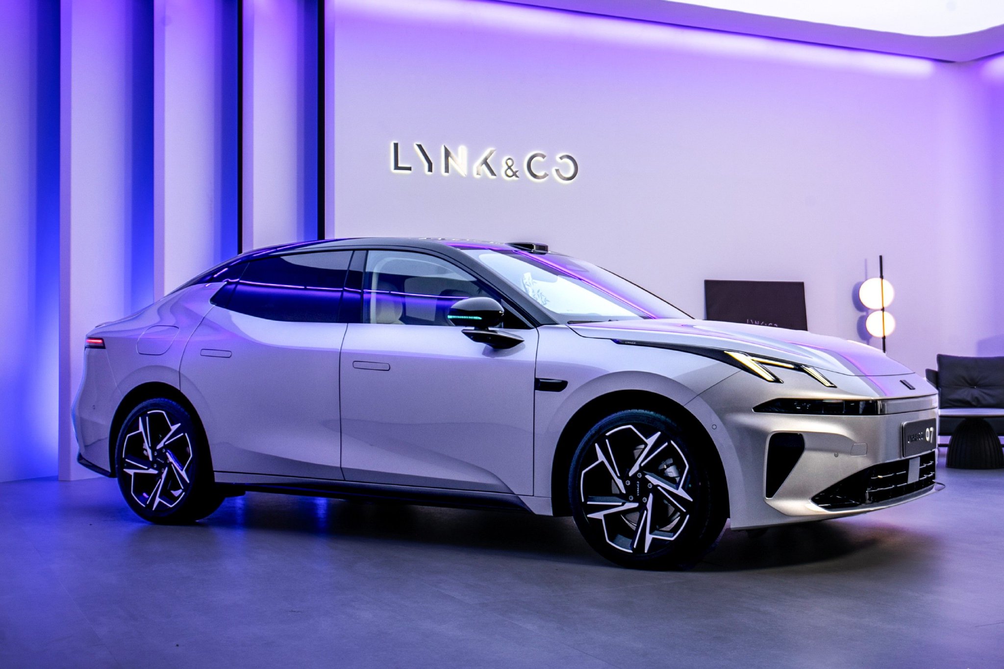 全新领克07 EM-P上市 限时价13.98-15.98万元