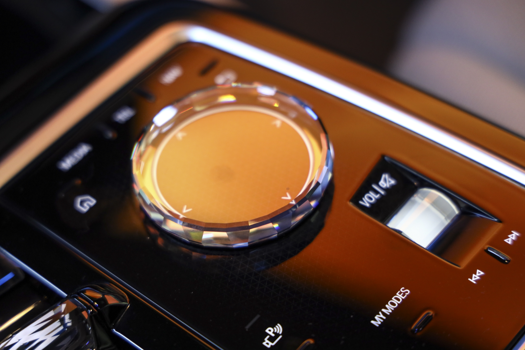 脱胎换骨 静态体验BMW换代7系与全新i7