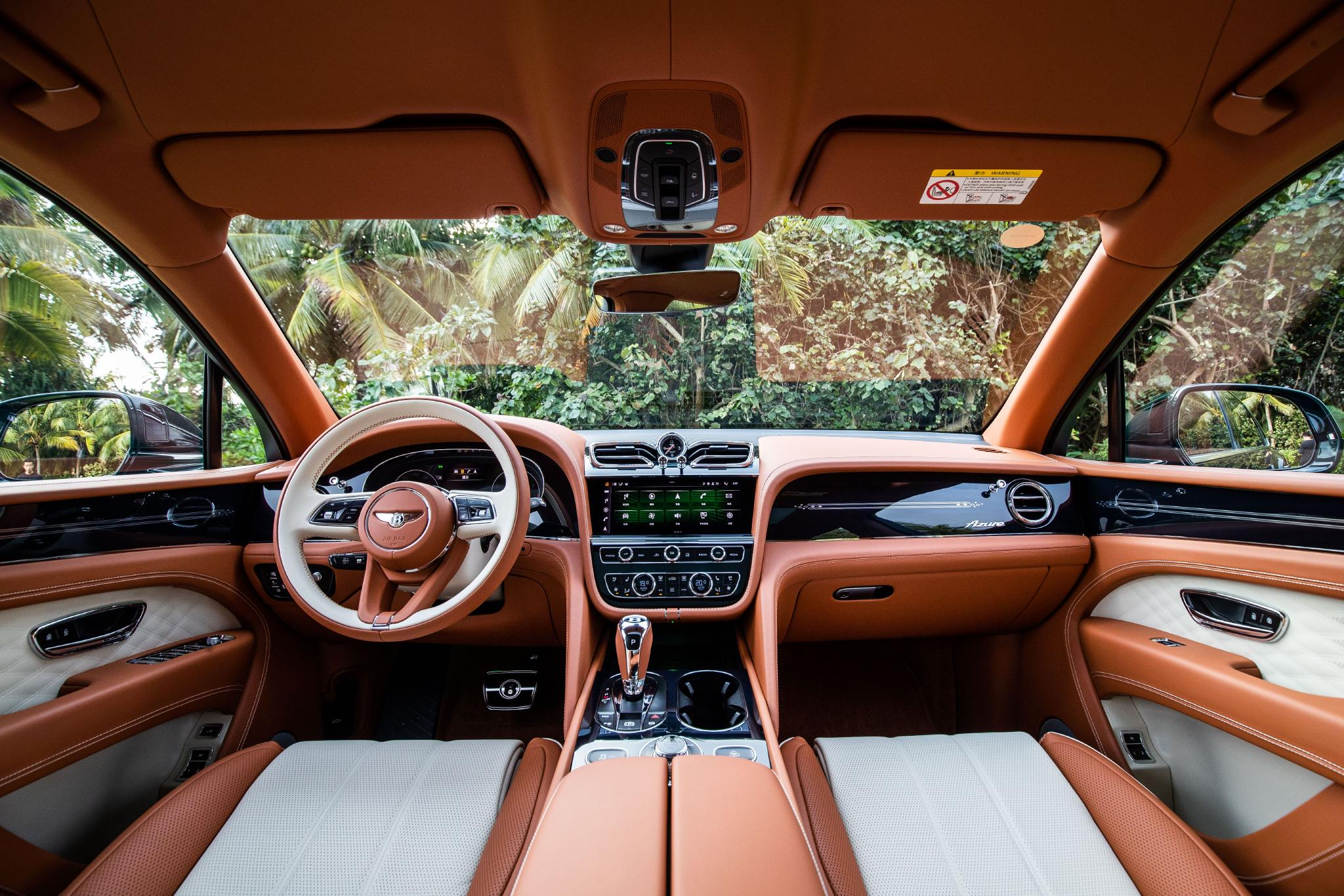 豪華與運動兼得 試駕賓利新添越長軸距版