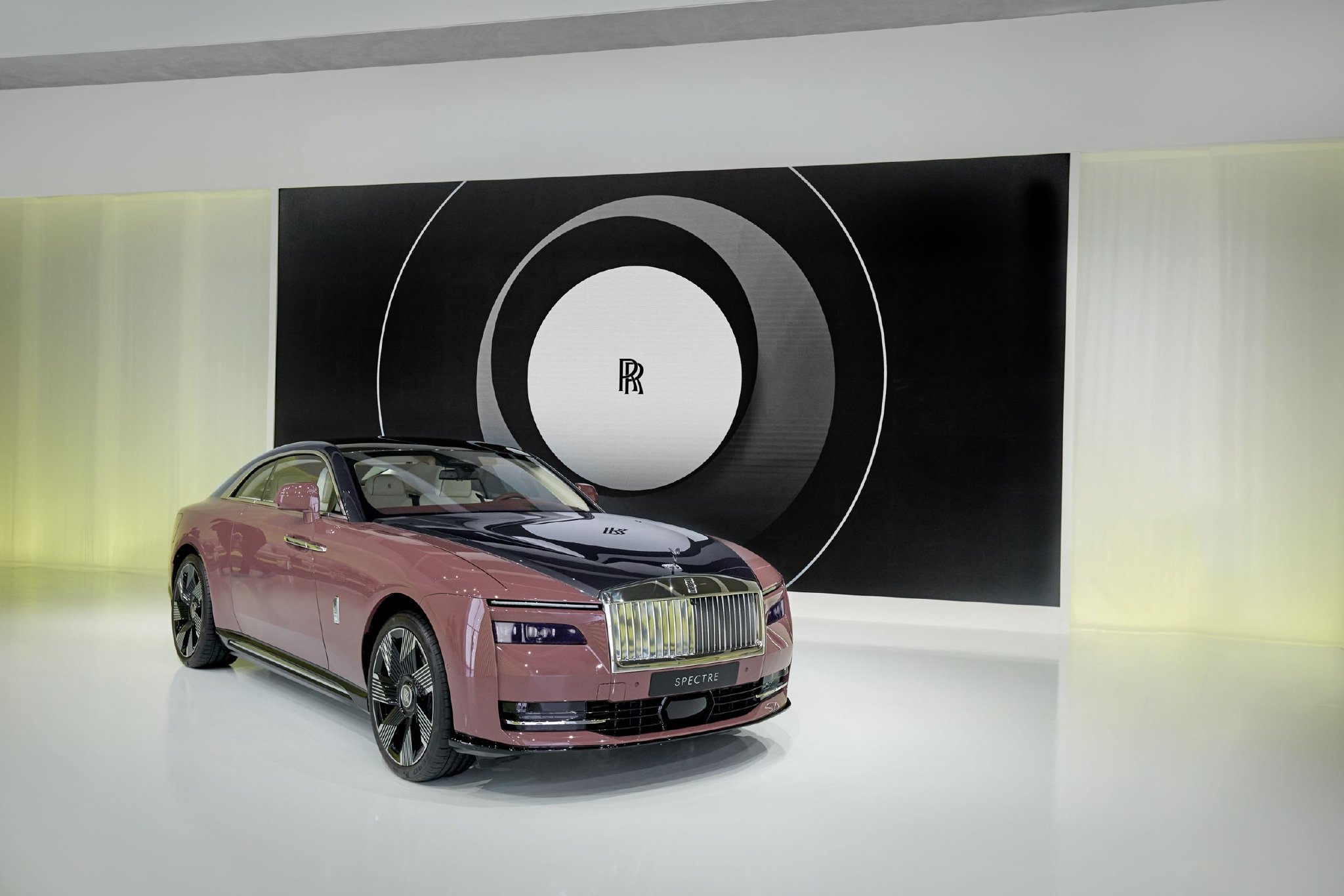 纯电闪灵证明 动力更替斩不断劳斯莱斯的长河