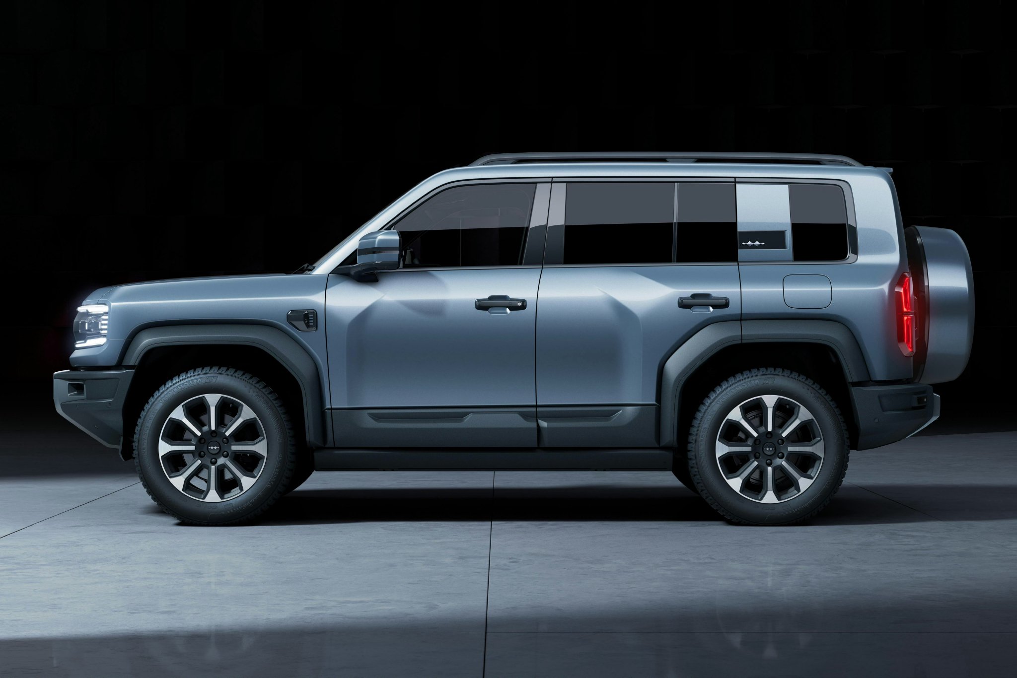 Equation Leopard Car Leopard 5 is officially listed at a price of 289,800-352,800 yuan.