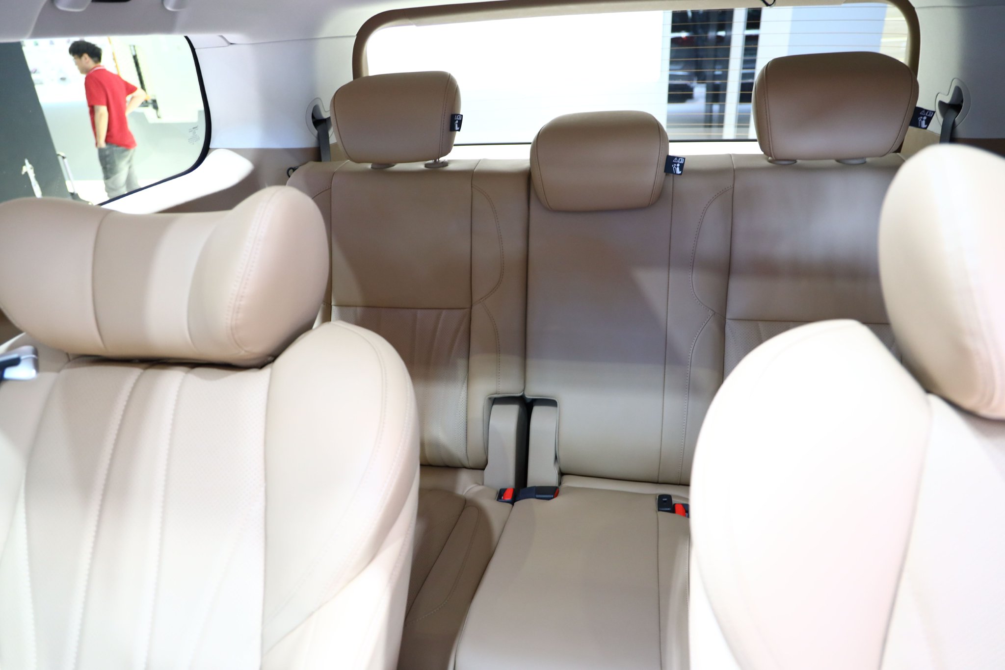 七座版第三排座椅