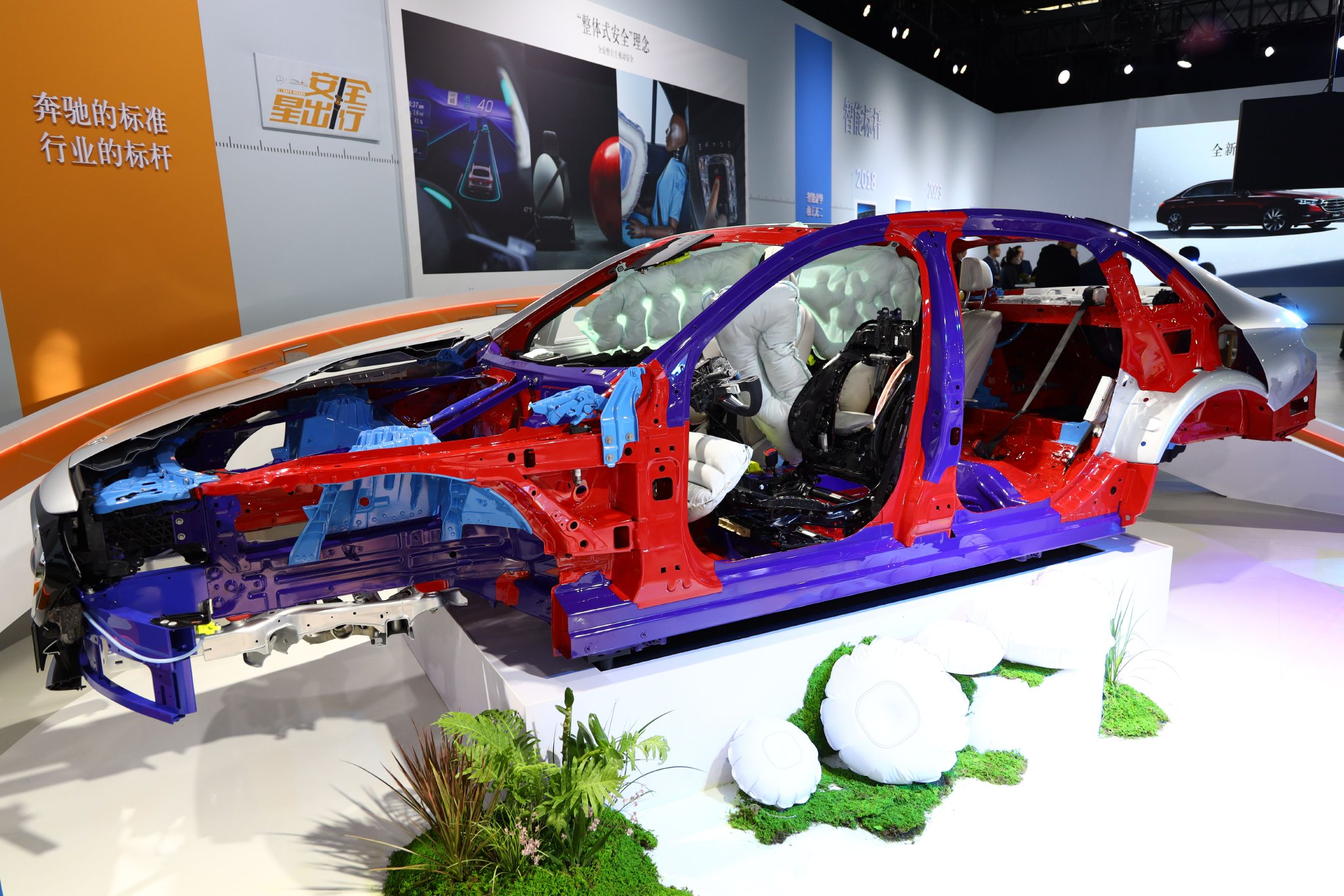 E往无前 试驾全新梅赛德斯-奔驰长轴距E级车