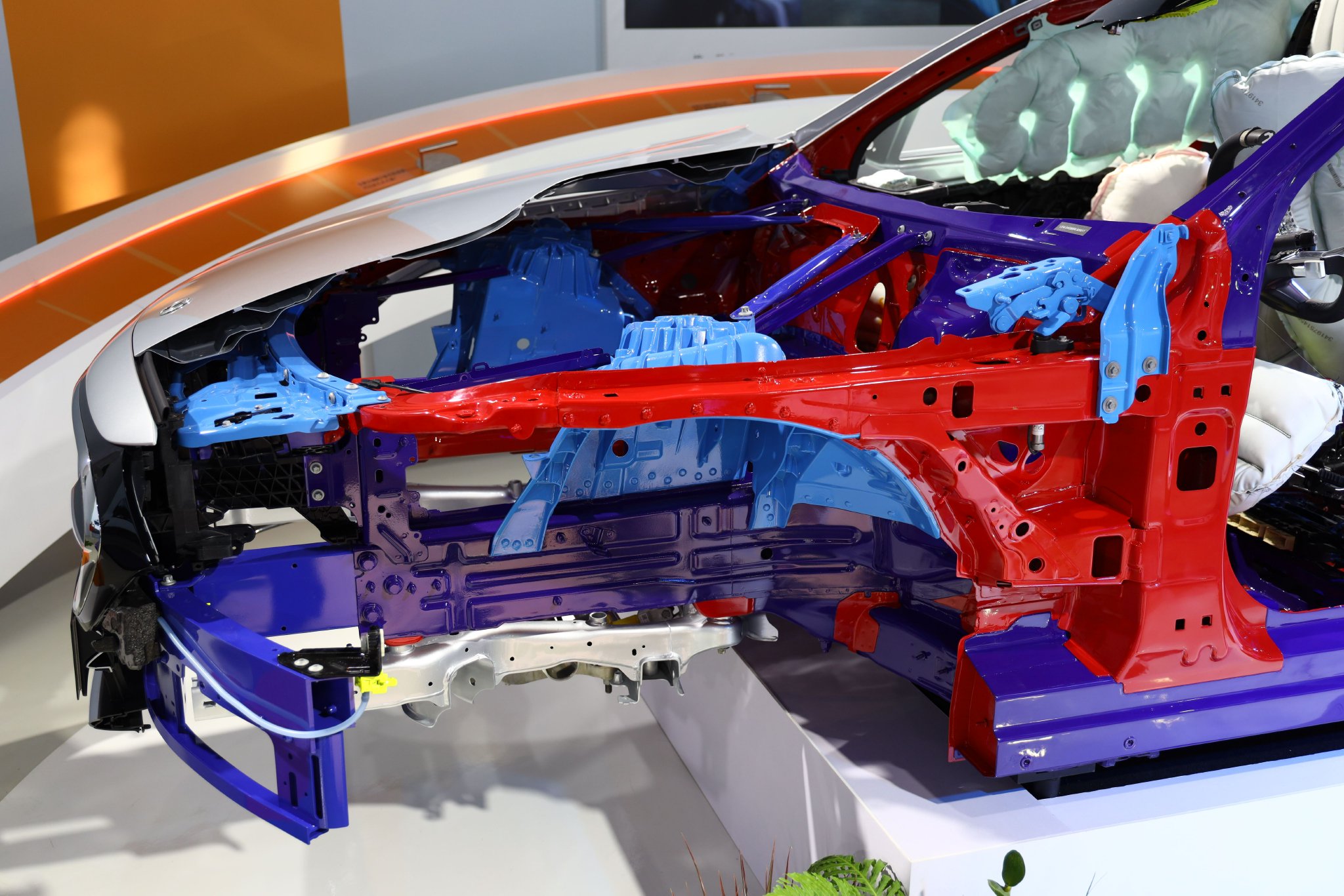 E往无前 试驾全新梅赛德斯-奔驰长轴距E级车