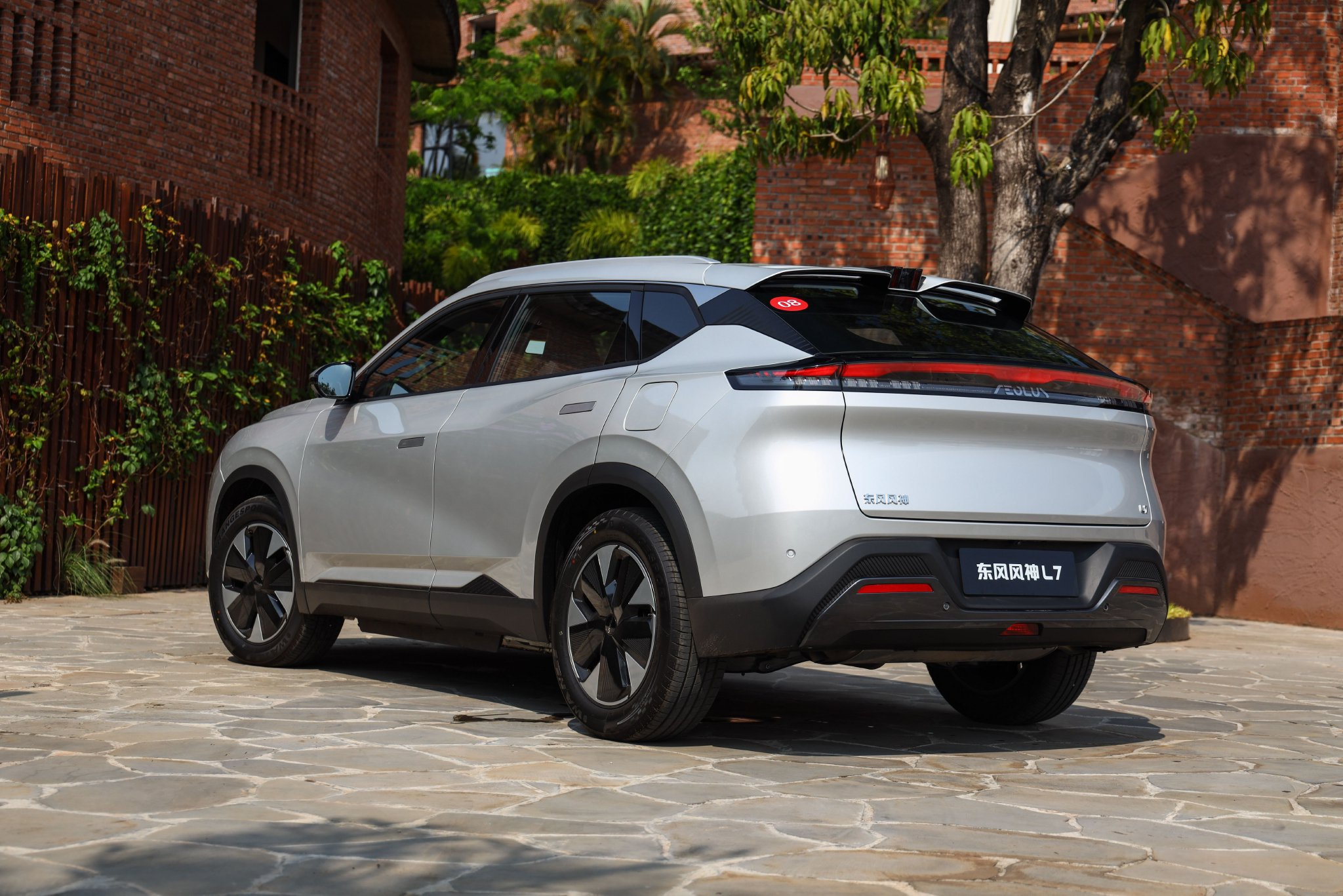 纯电续航长才叫长续航 试驾东风风神L7