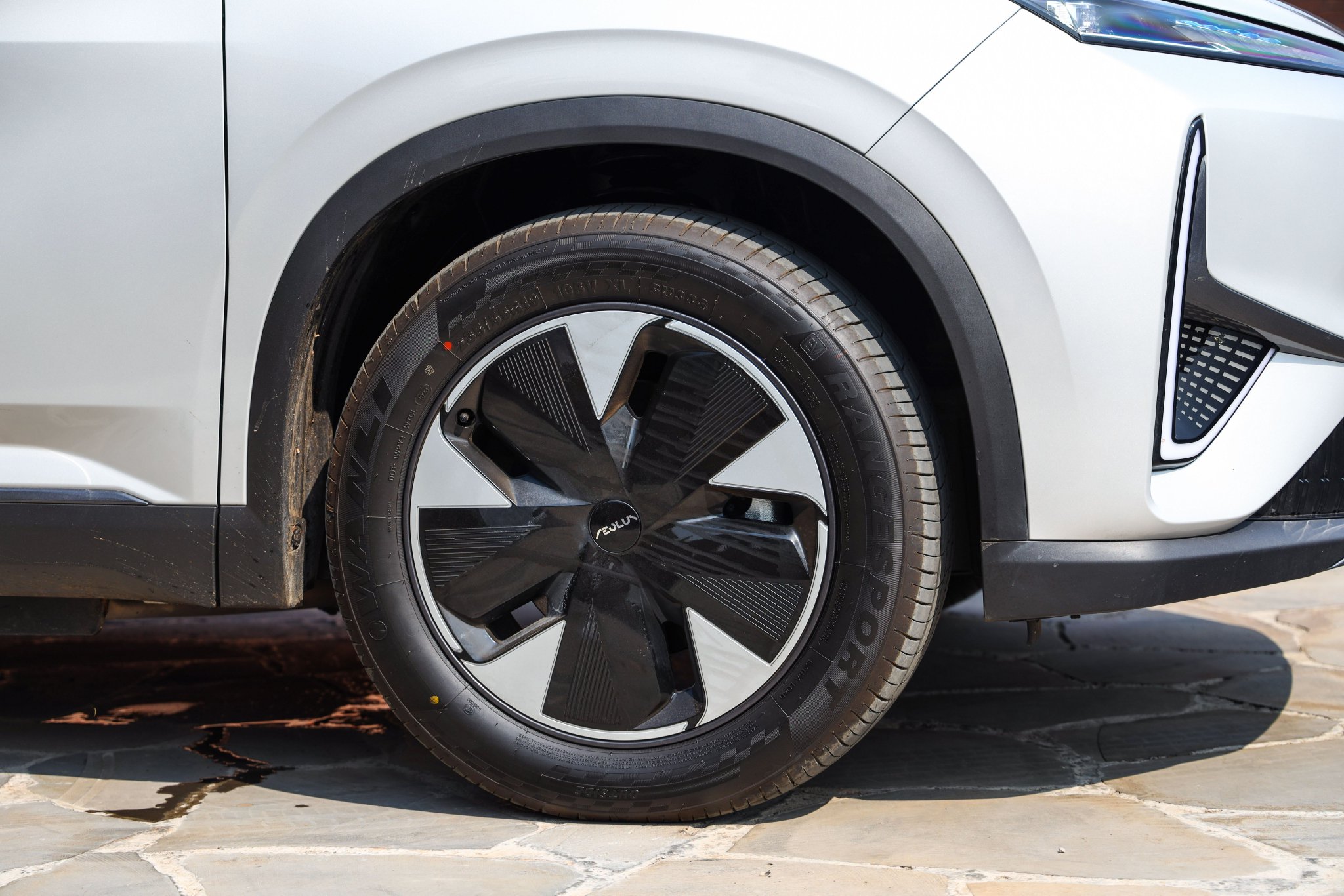 纯电续航长才叫长续航 试驾东风风神L7