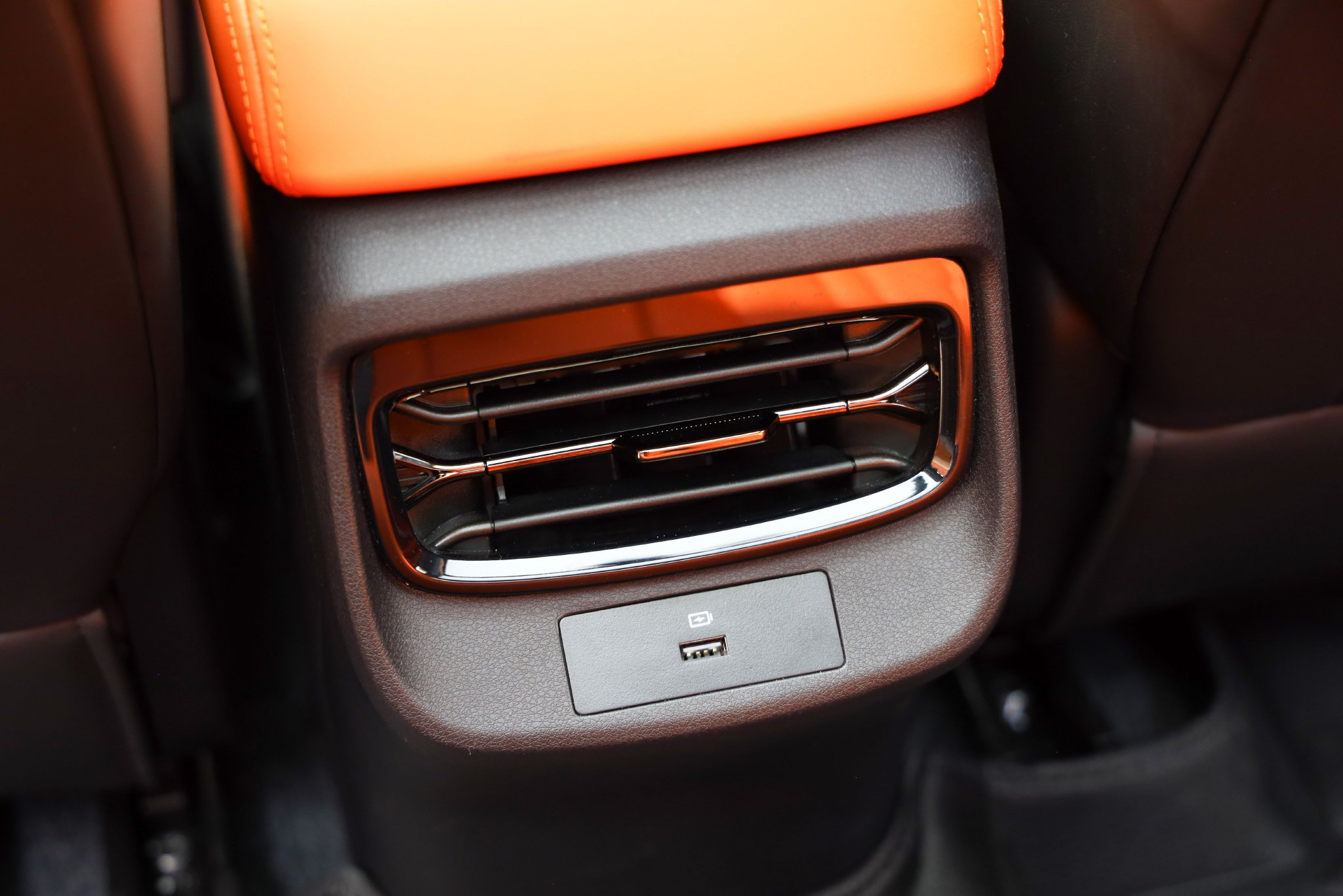 后排空调出风口