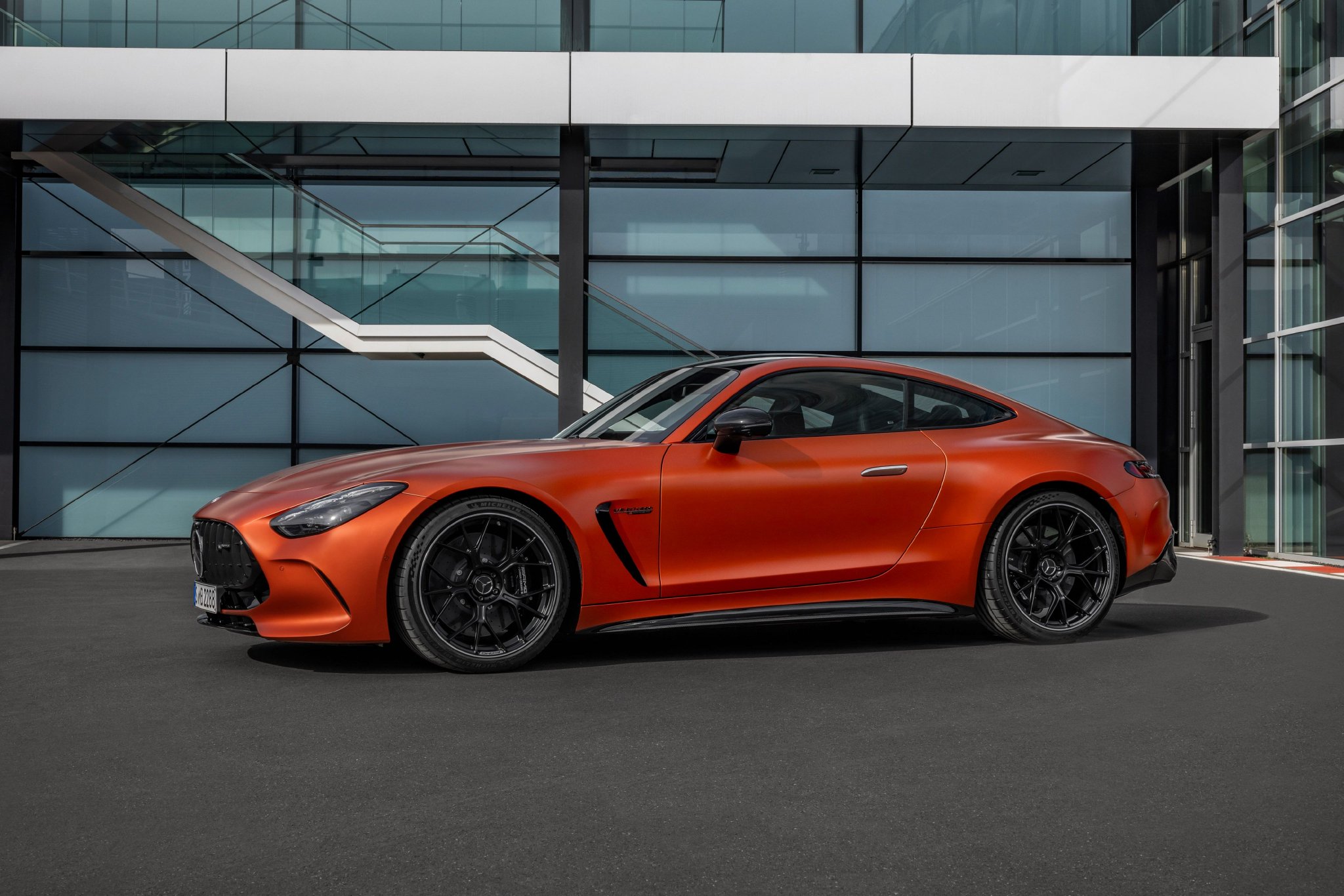 2024北京车展：迈巴赫EQS SUV上市 领衔奔驰多款车型发布