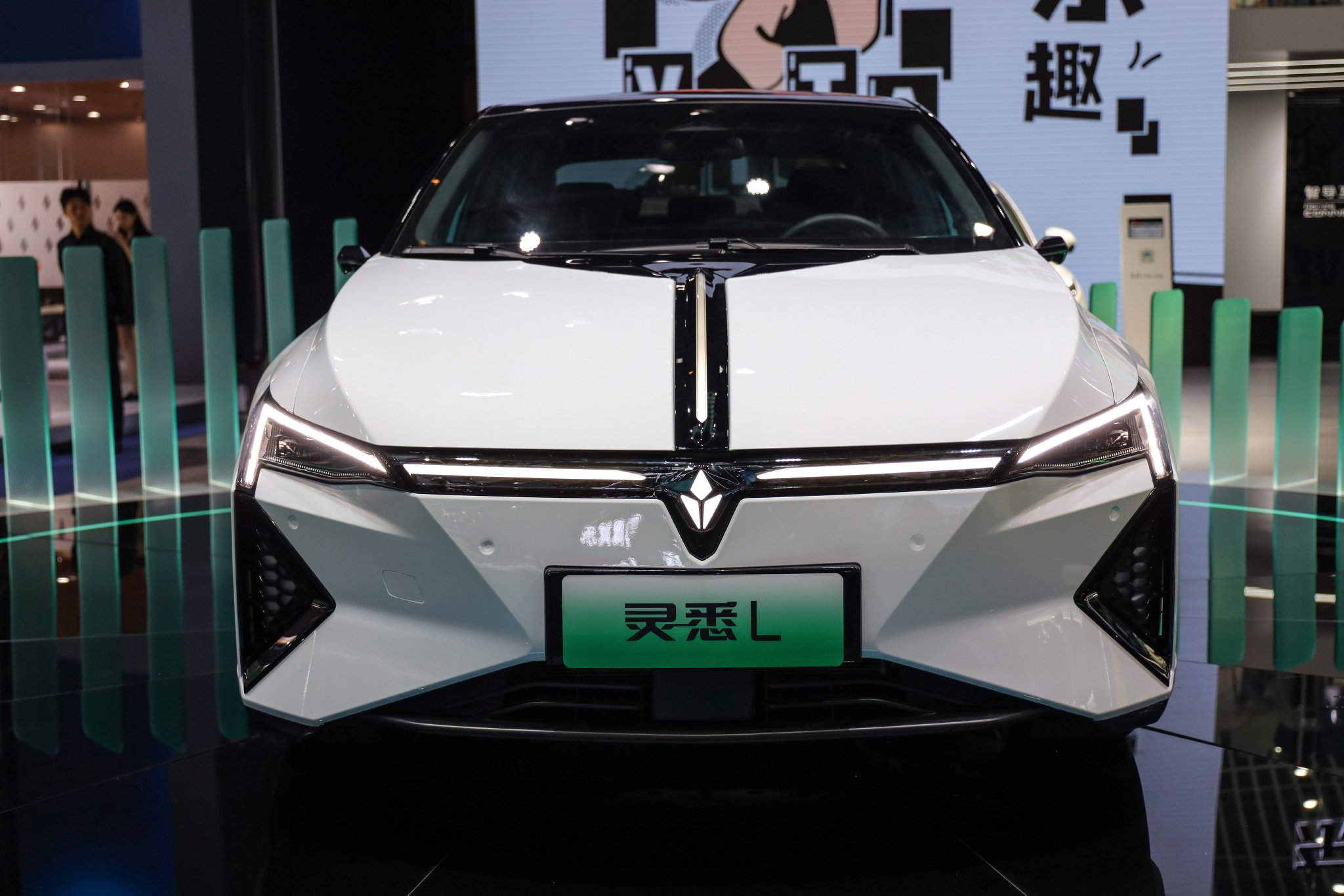 2024成都车展：东风本田灵悉L携手泡泡玛特发布定制版