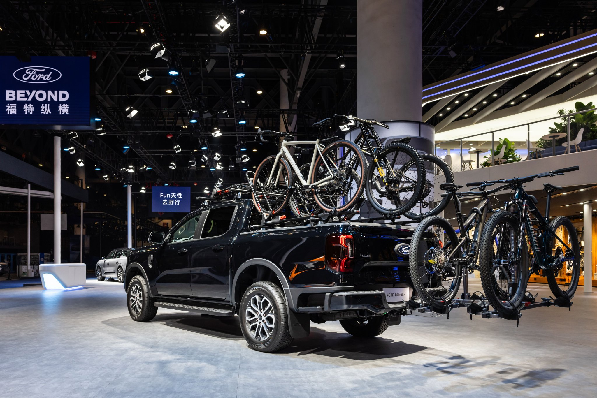 2024成都车展：全新福特探险者亮相