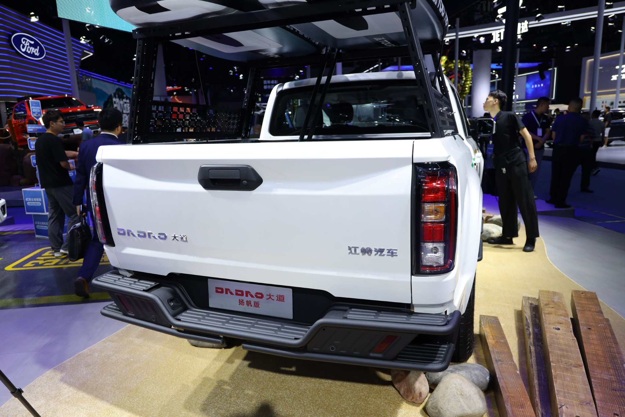 2024成都车展：江铃大道山地版上市 售价13.38万起