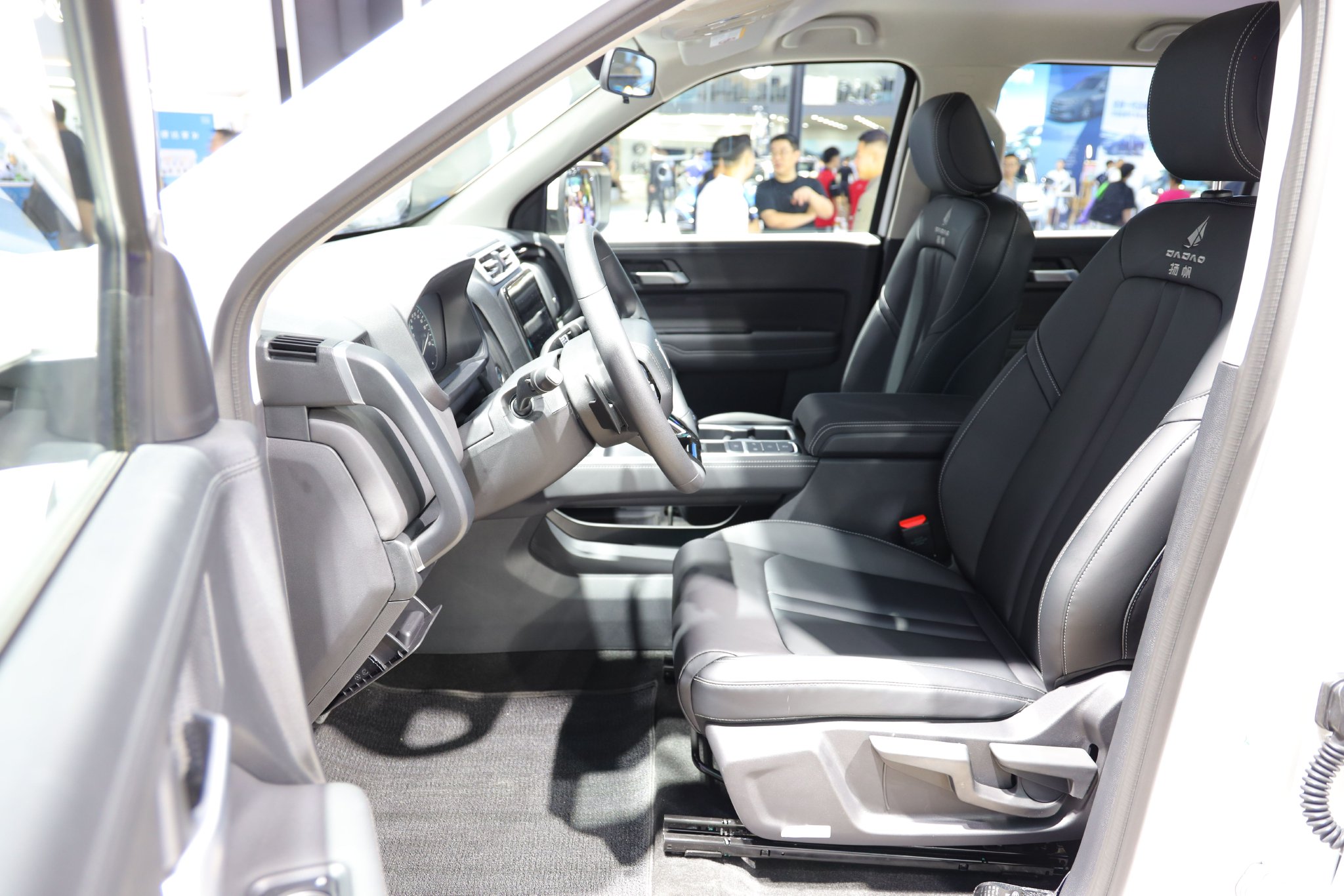 2024成都车展：江铃大道山地版上市 售价13.38万起