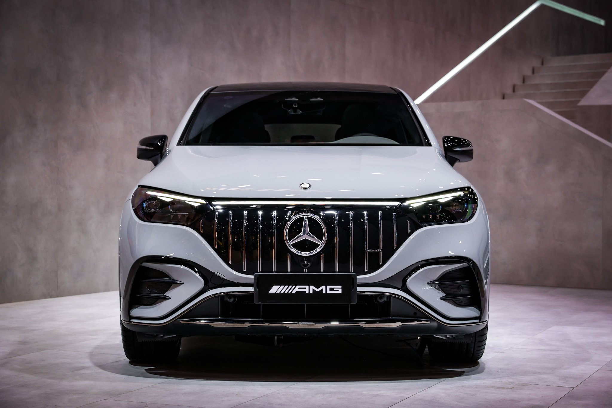 2024成都车展:梅赛德斯-AMG EQE 53 4MATIC+纯电SUV上市