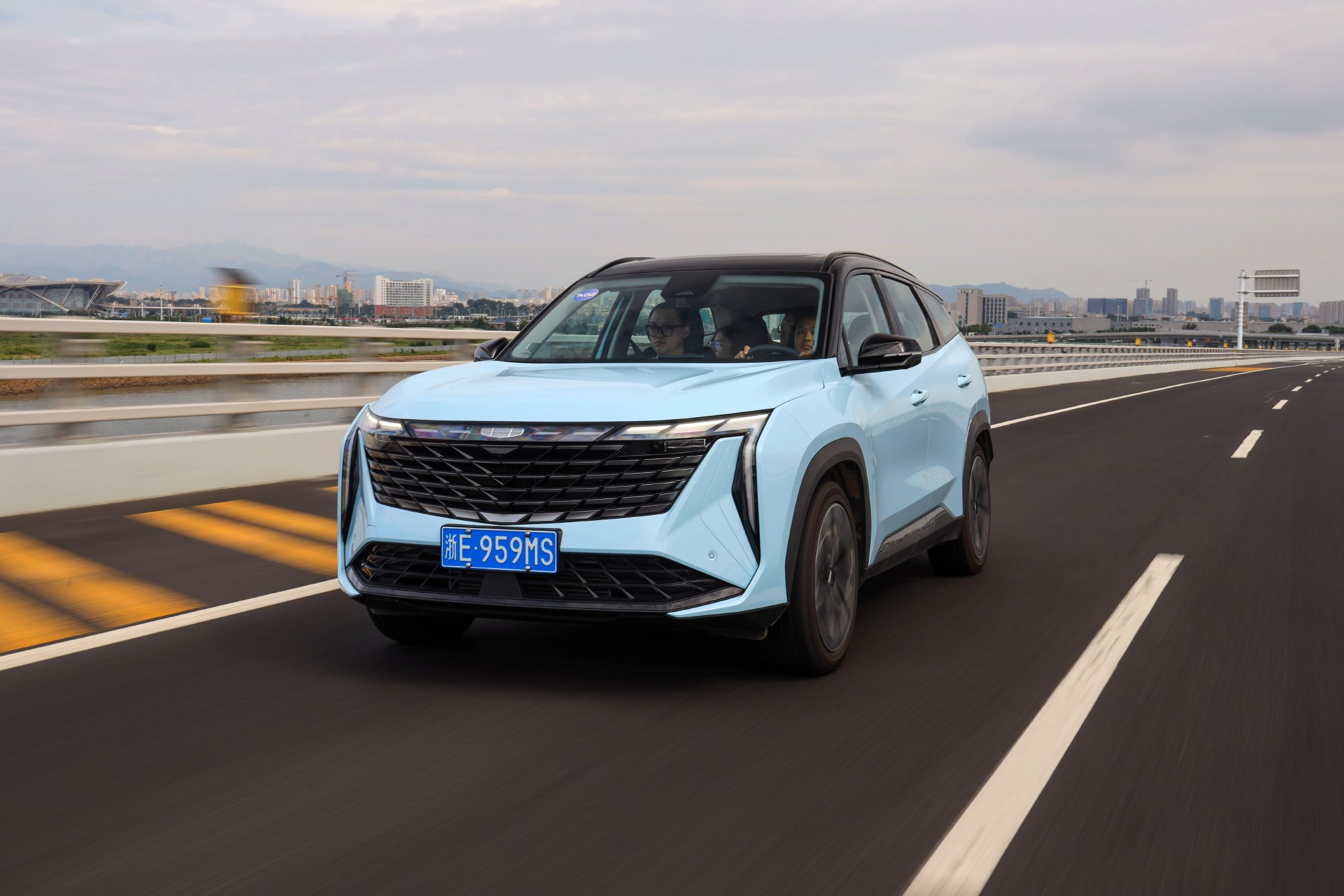 油车也能很聪明 体验吉利新博越L高阶智驾