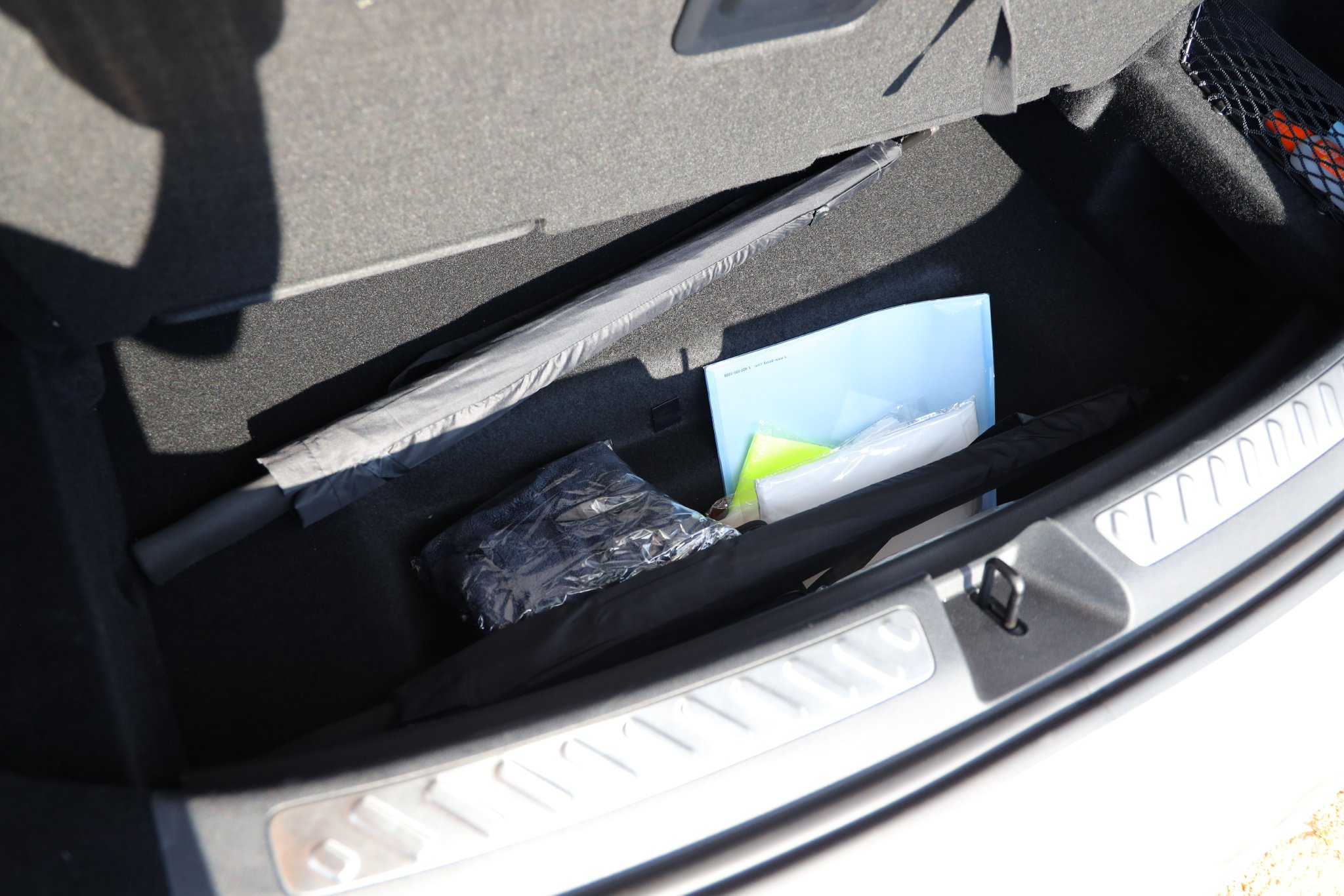 后备箱下方110L隐藏空间