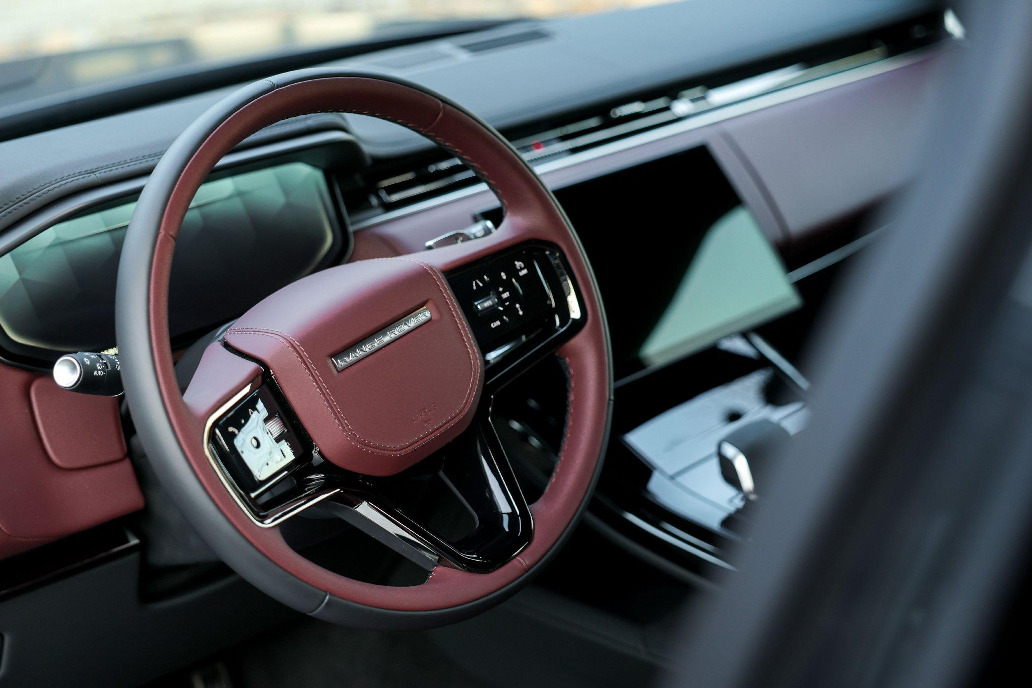 英伦美学的独特质感 试驾25款揽胜运动版