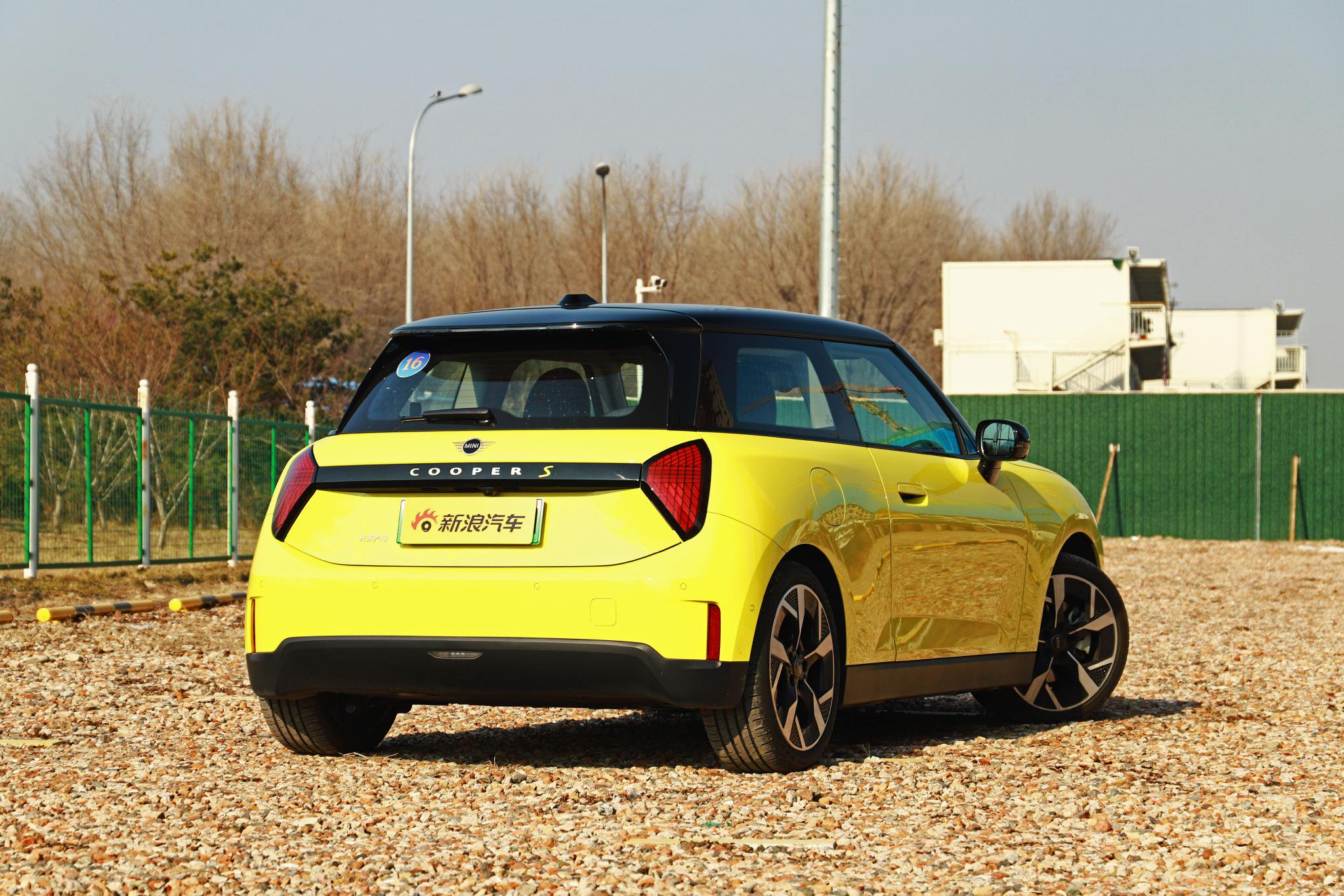 我不想长大！ 试驾纯电MINI COOPER