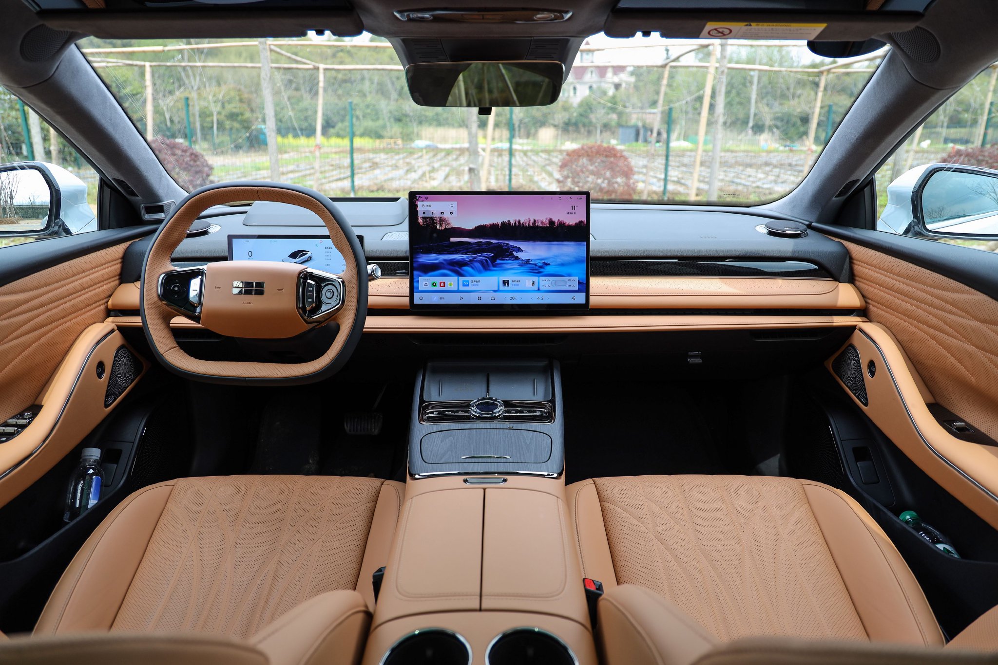 舒适节能更智能 试驾吉利银河星耀8