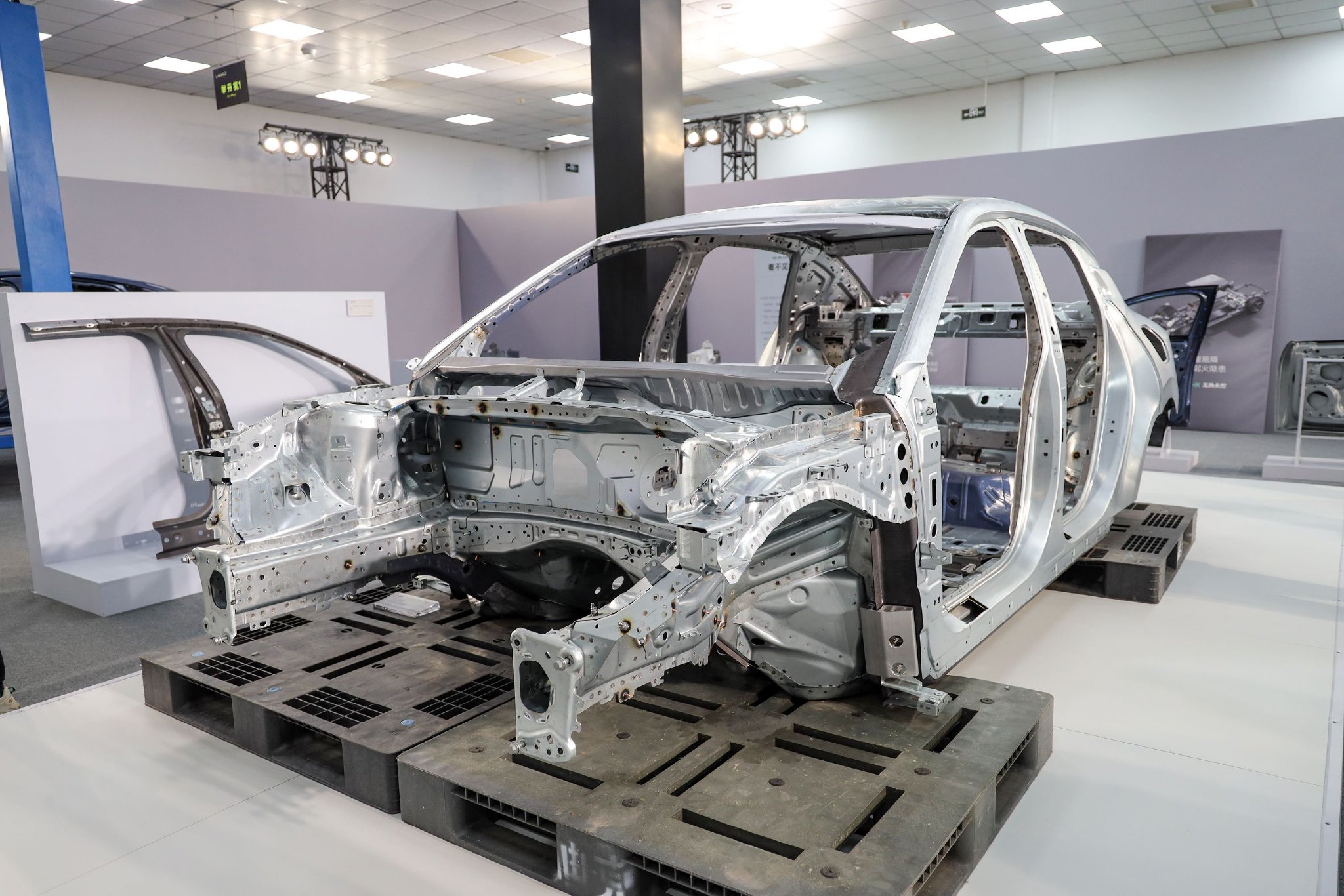 安全是最大的豪华 领克07 EM-P 拆给你看