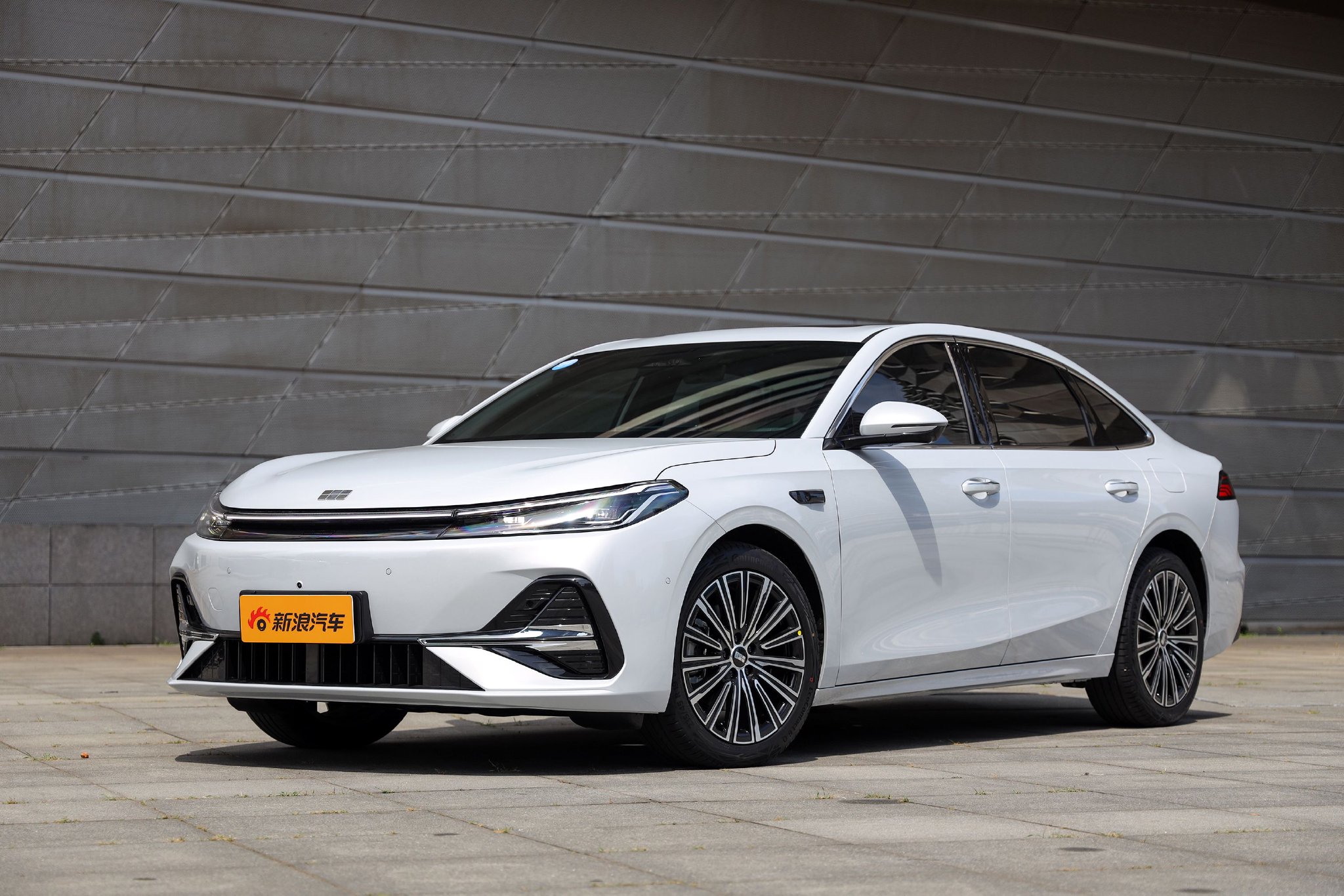 吉利银河A7上市 限时指导价8.18万元起