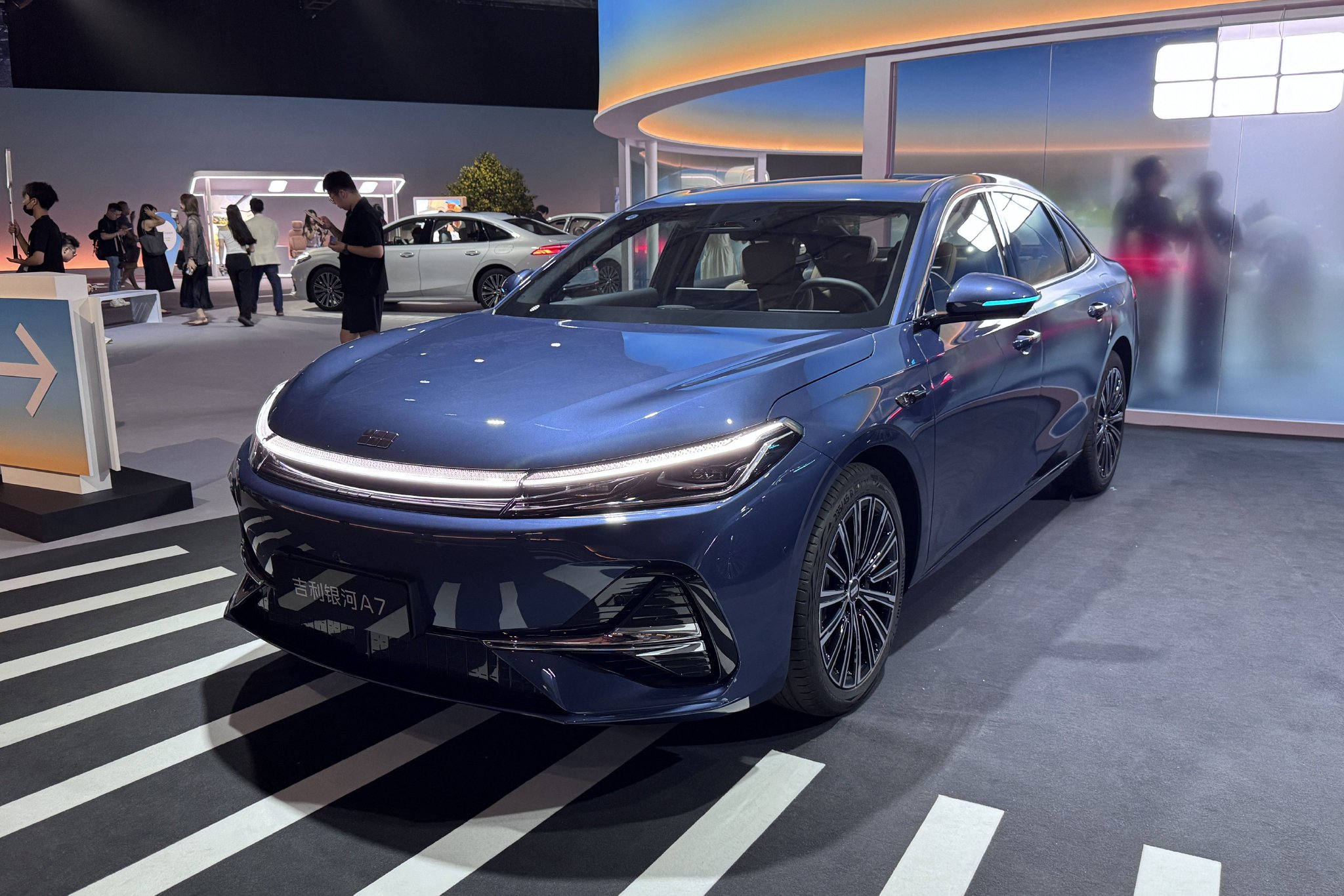 吉利银河A7上市 限时指导价8.18万元起