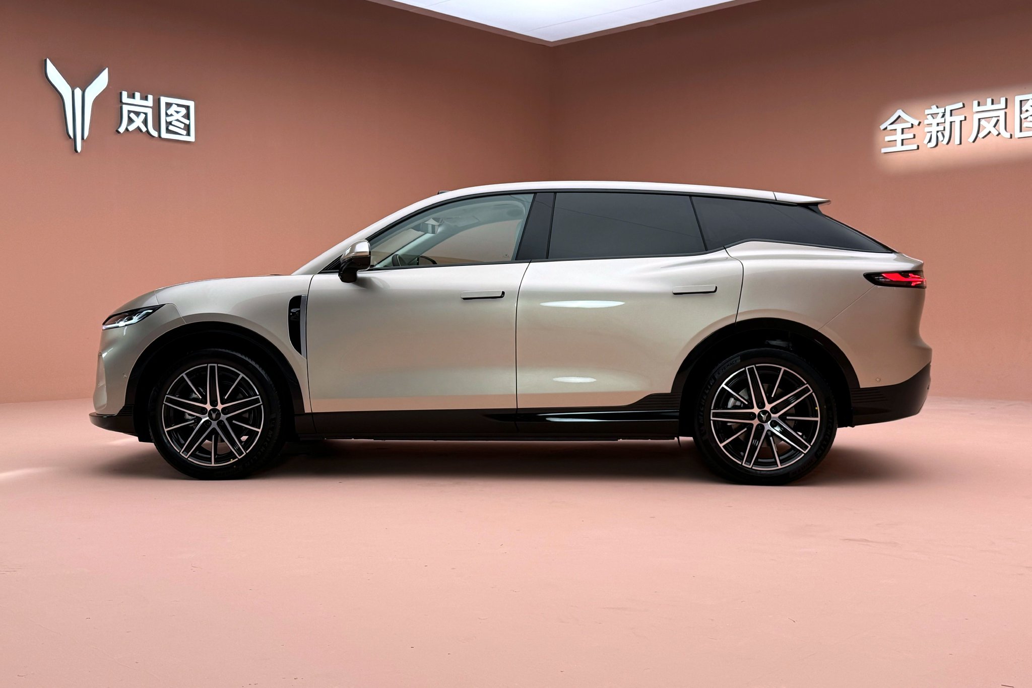 全新岚图知音正式上市 售价20.29-24.29万元