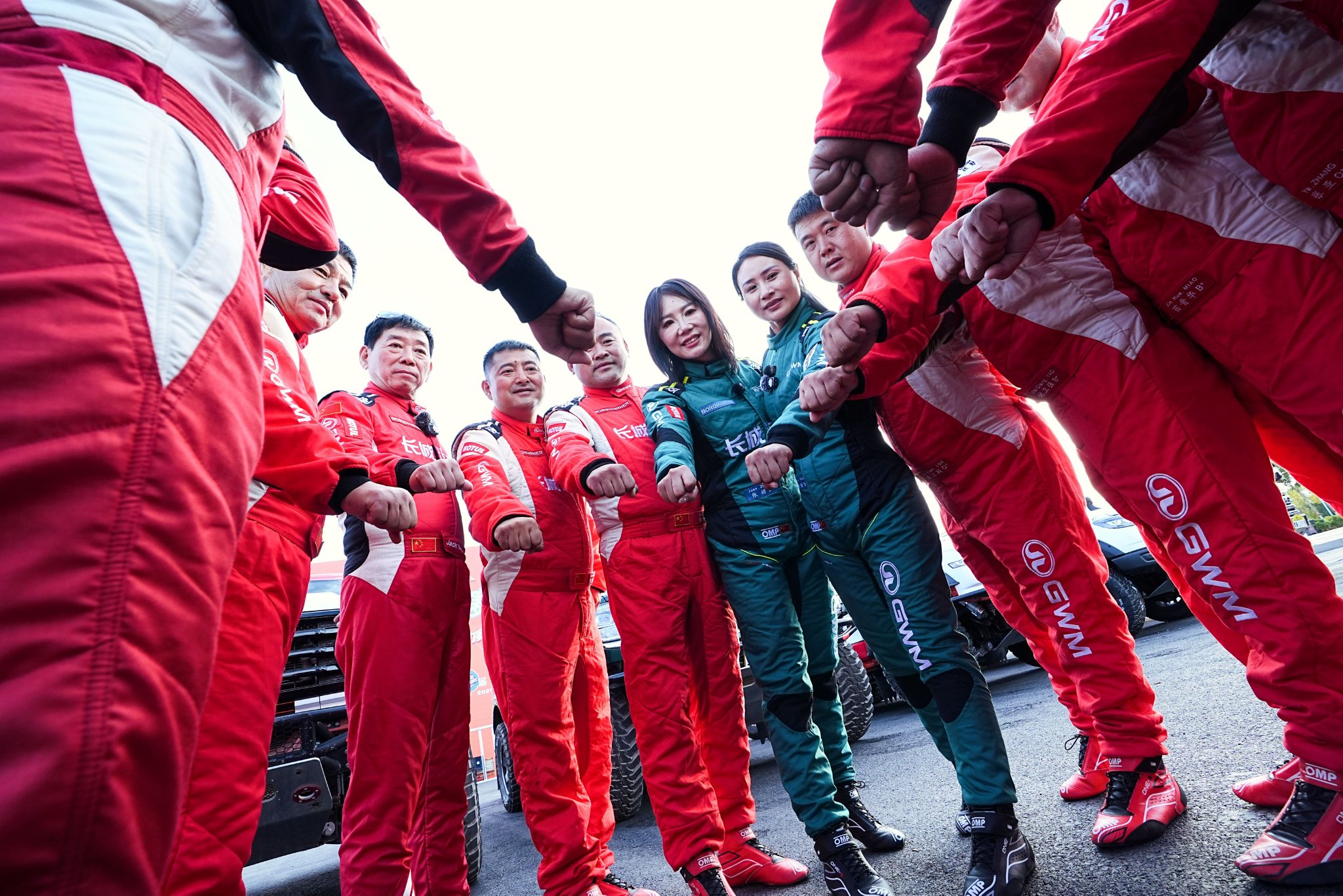 2025敦耐赛开启 魏建军亲驾哈弗H9柴油版率队出征T2组