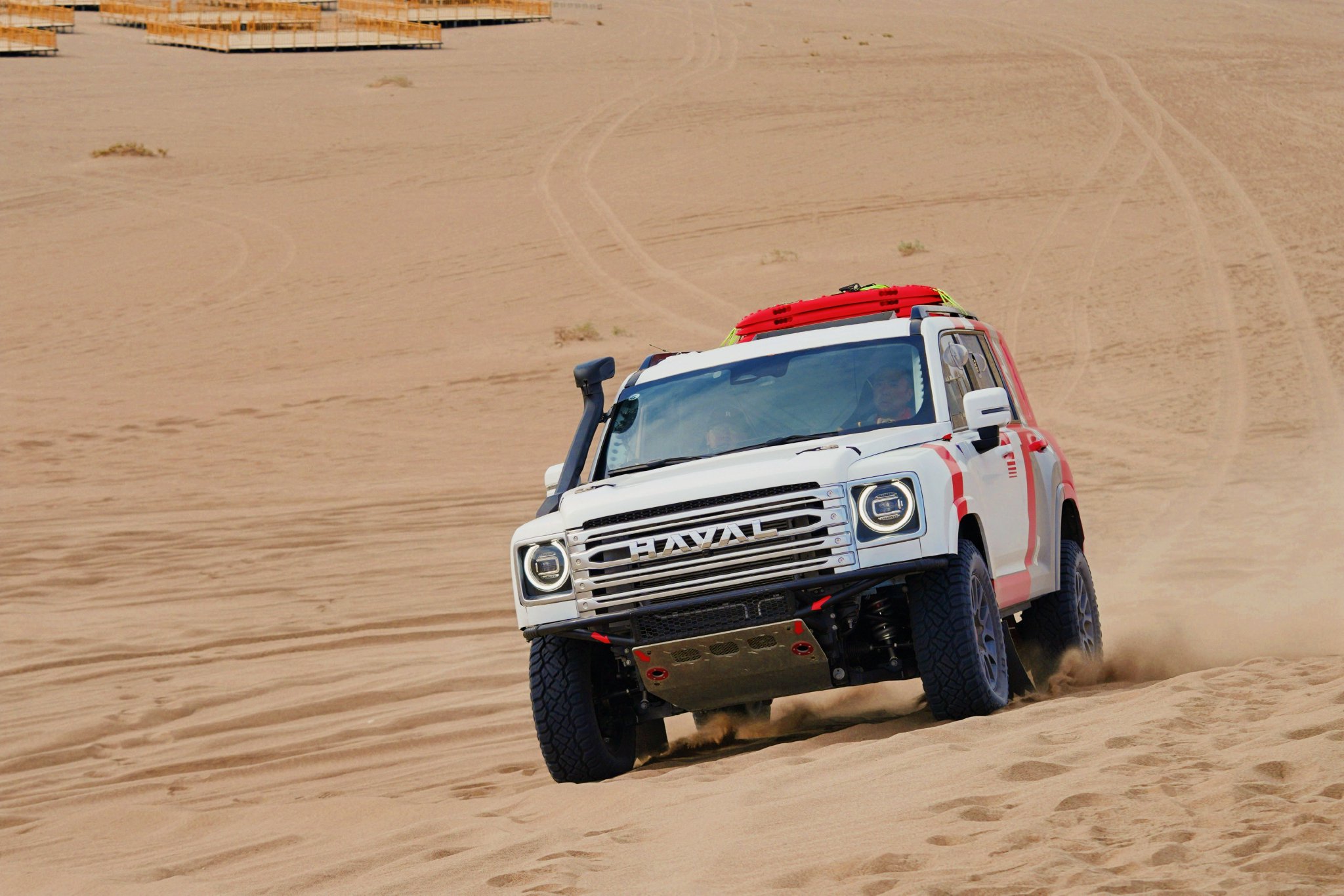 2025敦耐赛开启 魏建军亲驾哈弗H9柴油版率队出征T2组