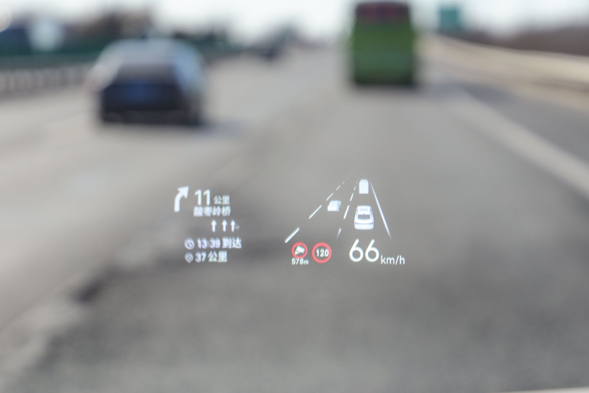 更多升级更超值 试驾2026款吉利银河星舰7 EM-i