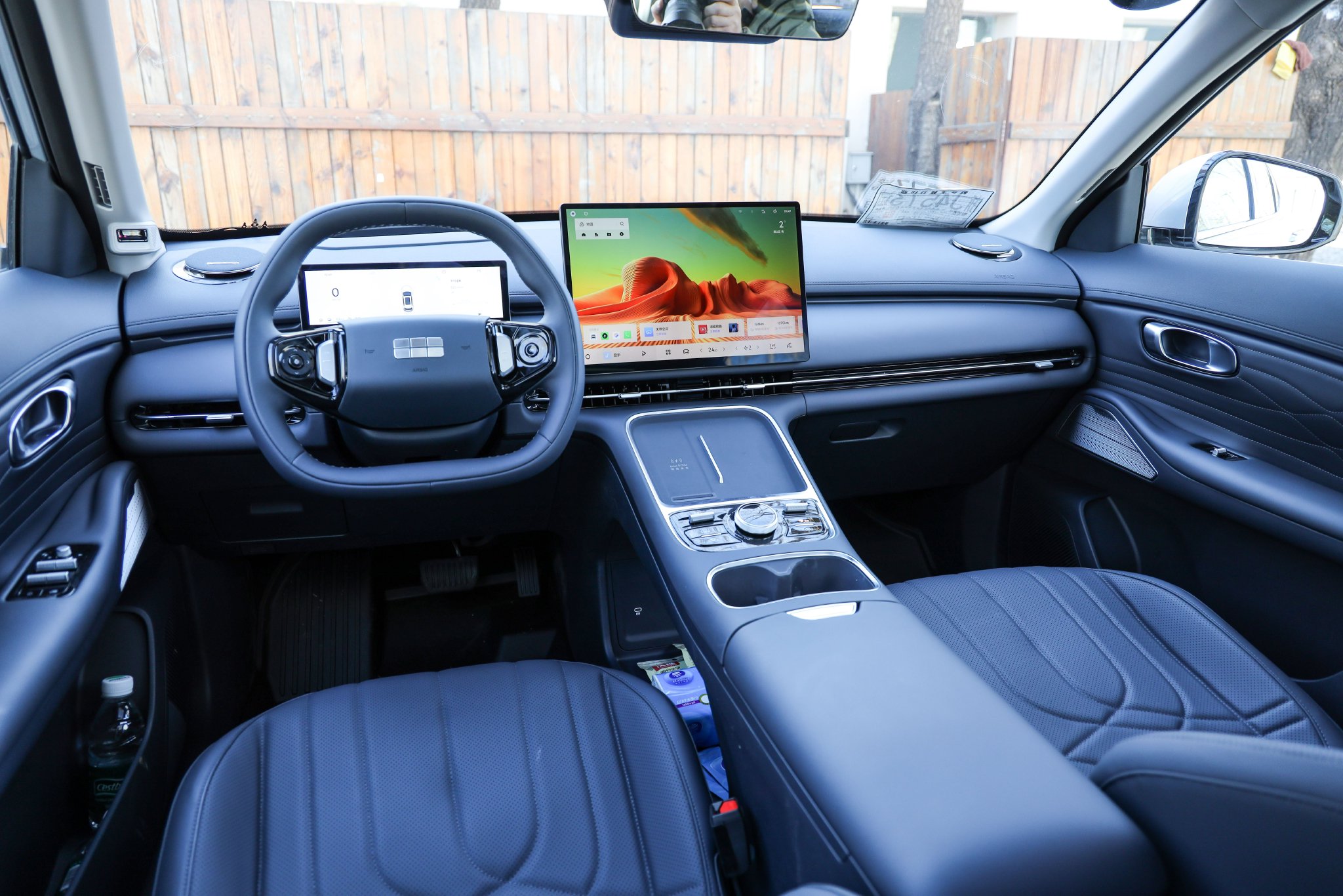 更多升级更超值 试驾2026款吉利银河星舰7 EM-i