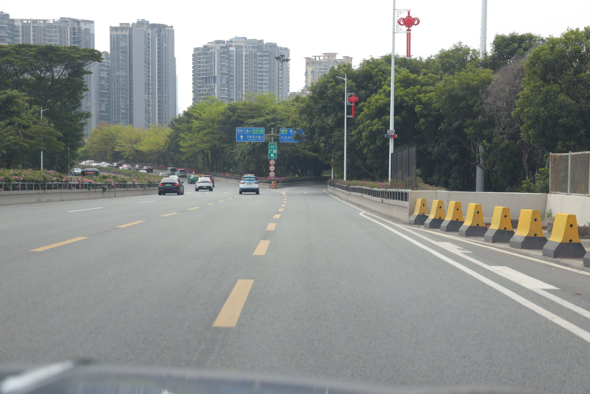 自动变道 且匝道识别准确