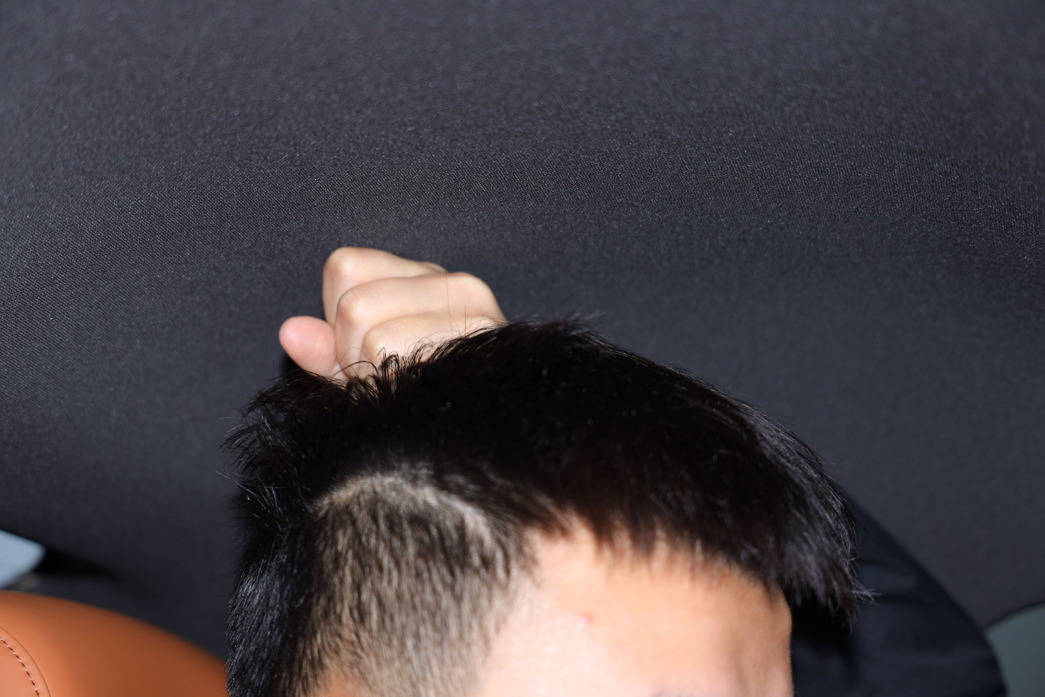 后排头部空间充裕