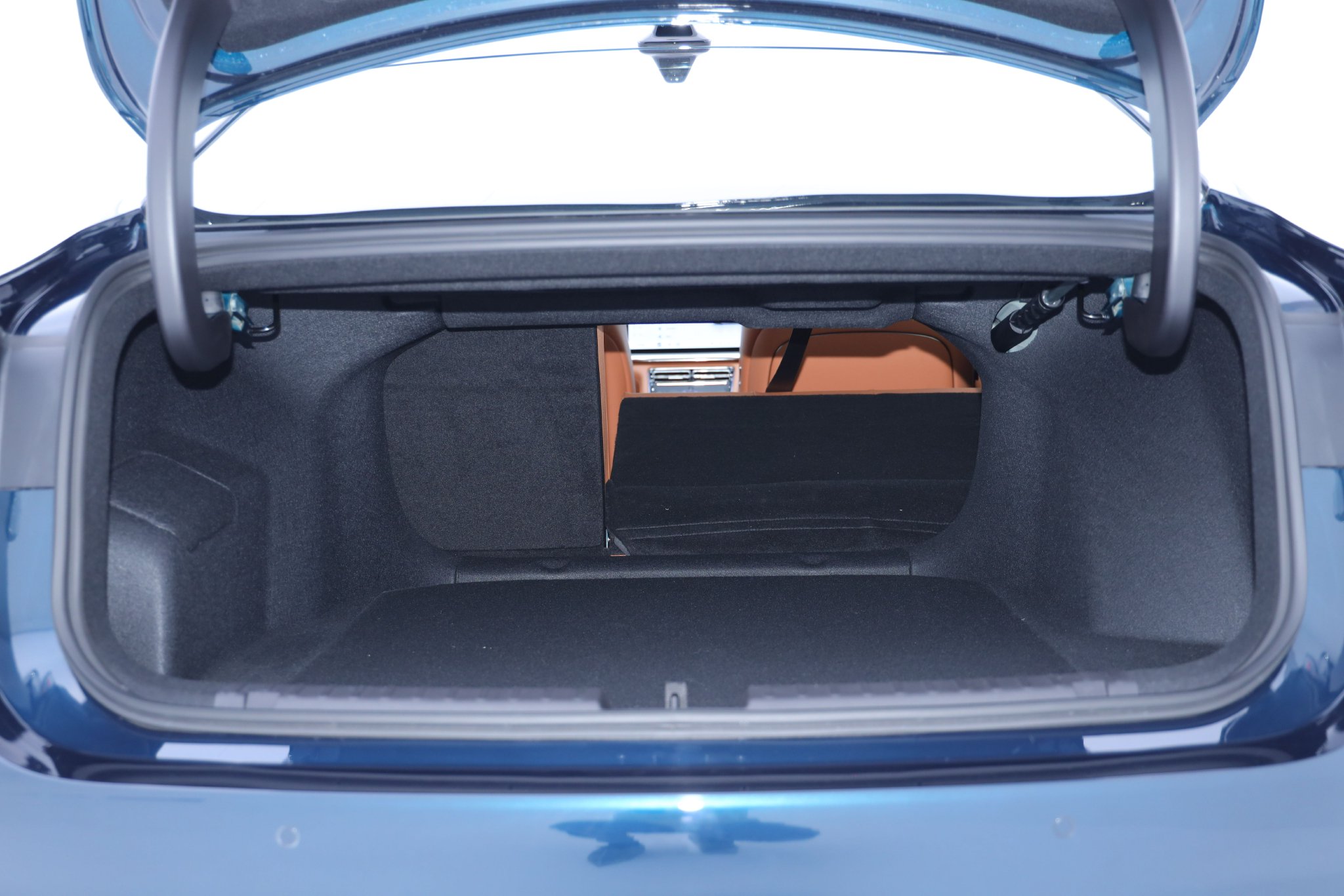 人民的7系来了 静态体验吉利银河星耀7