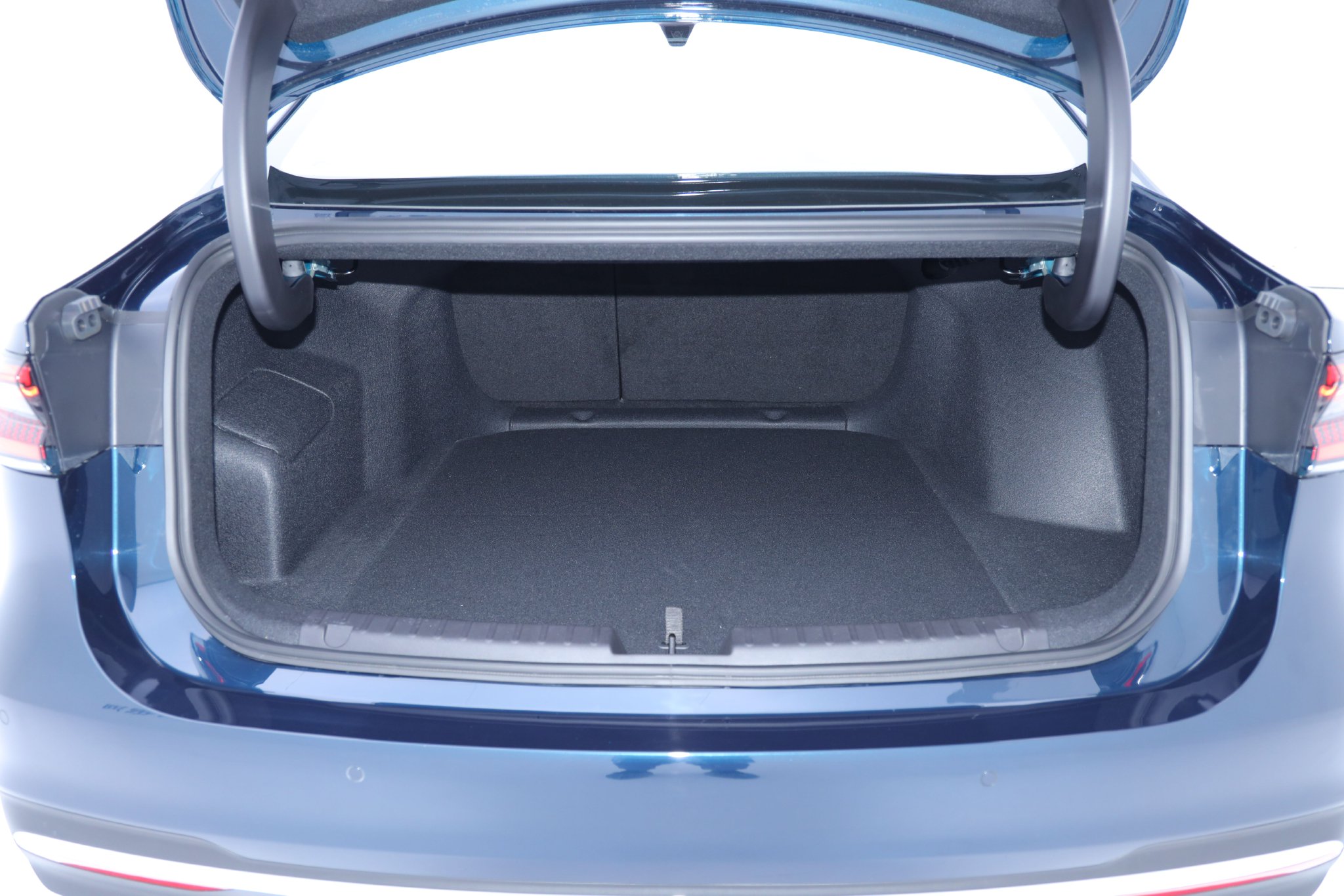 人民的7系来了 静态体验吉利银河星耀7