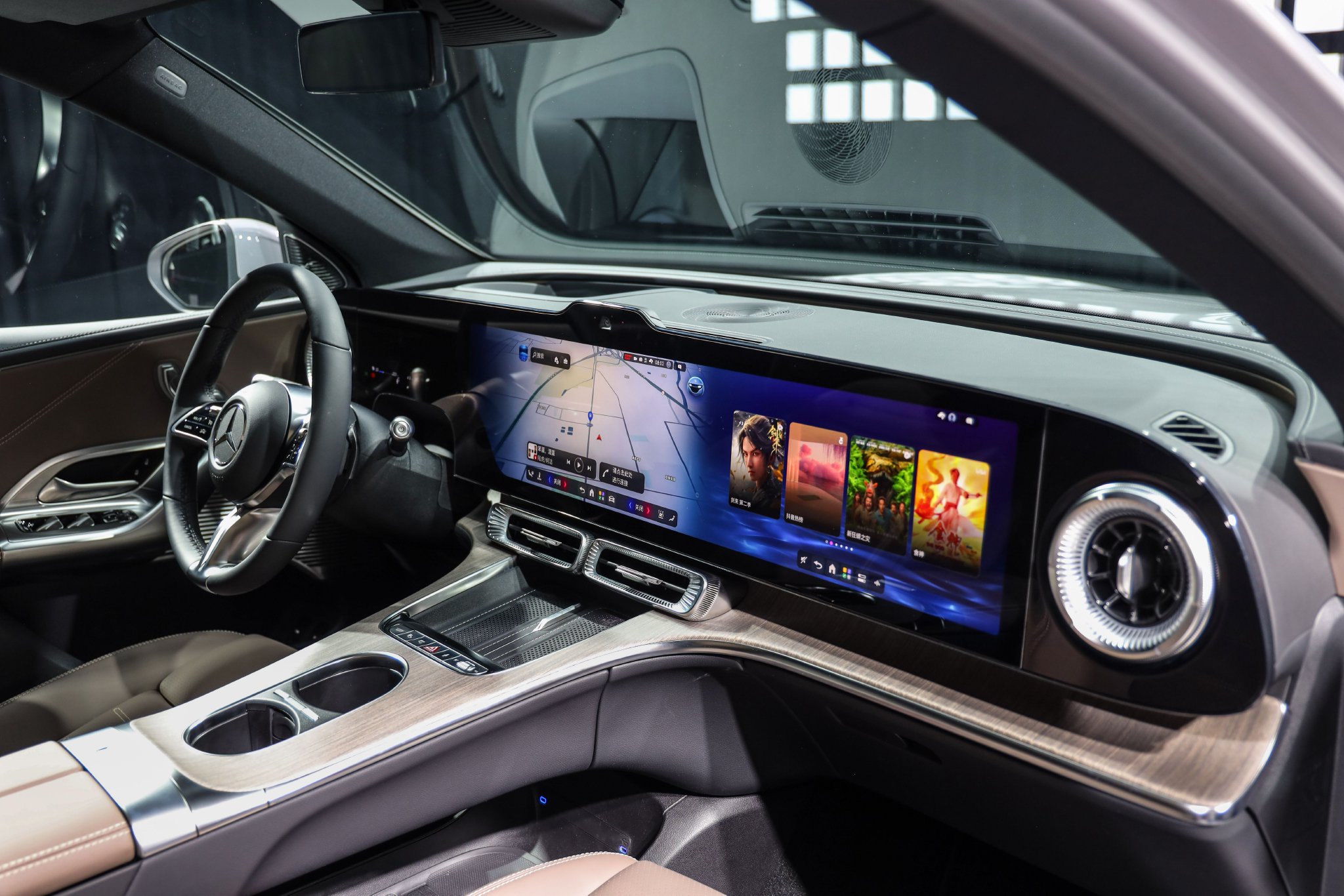 史上最大GLC 静态体验全新梅赛德斯-奔驰纯电GLC SUV