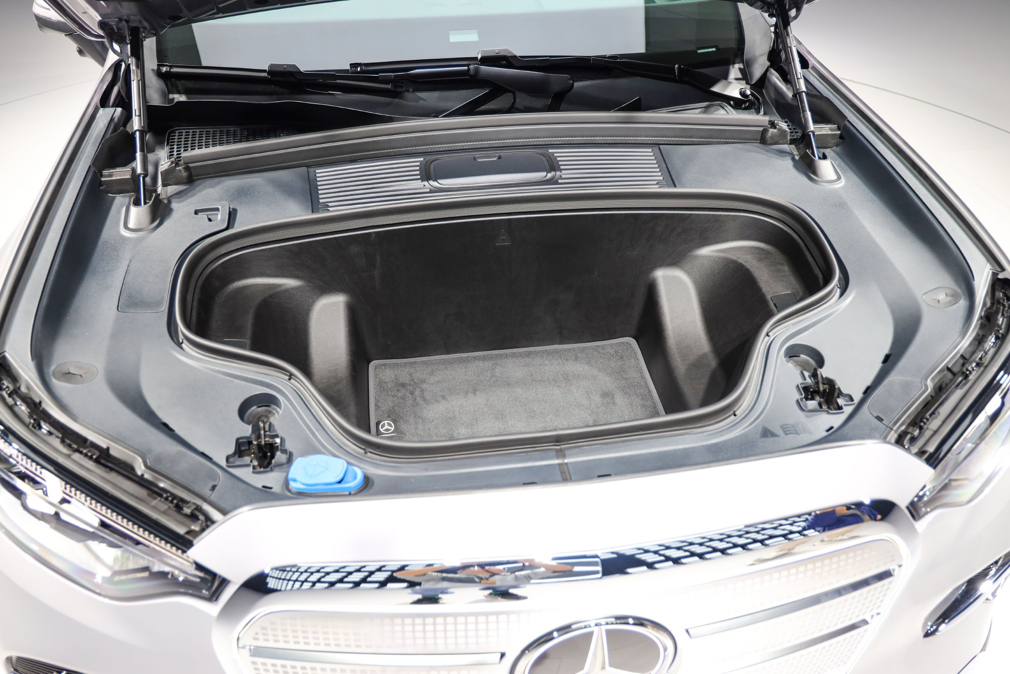 史上最大GLC 静态体验全新梅赛德斯-奔驰纯电GLC SUV