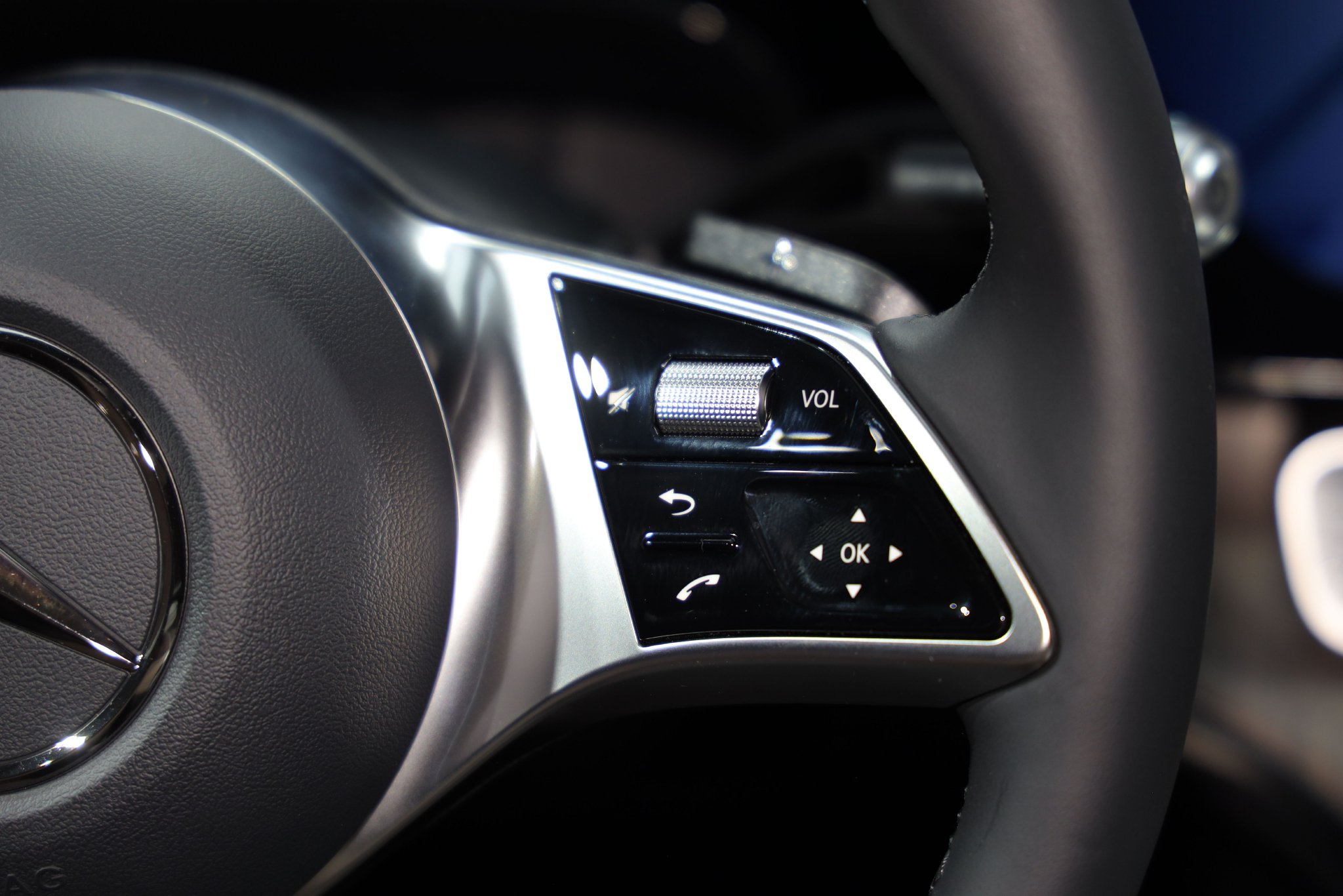 史上最大GLC 静态体验全新梅赛德斯-奔驰纯电GLC SUV