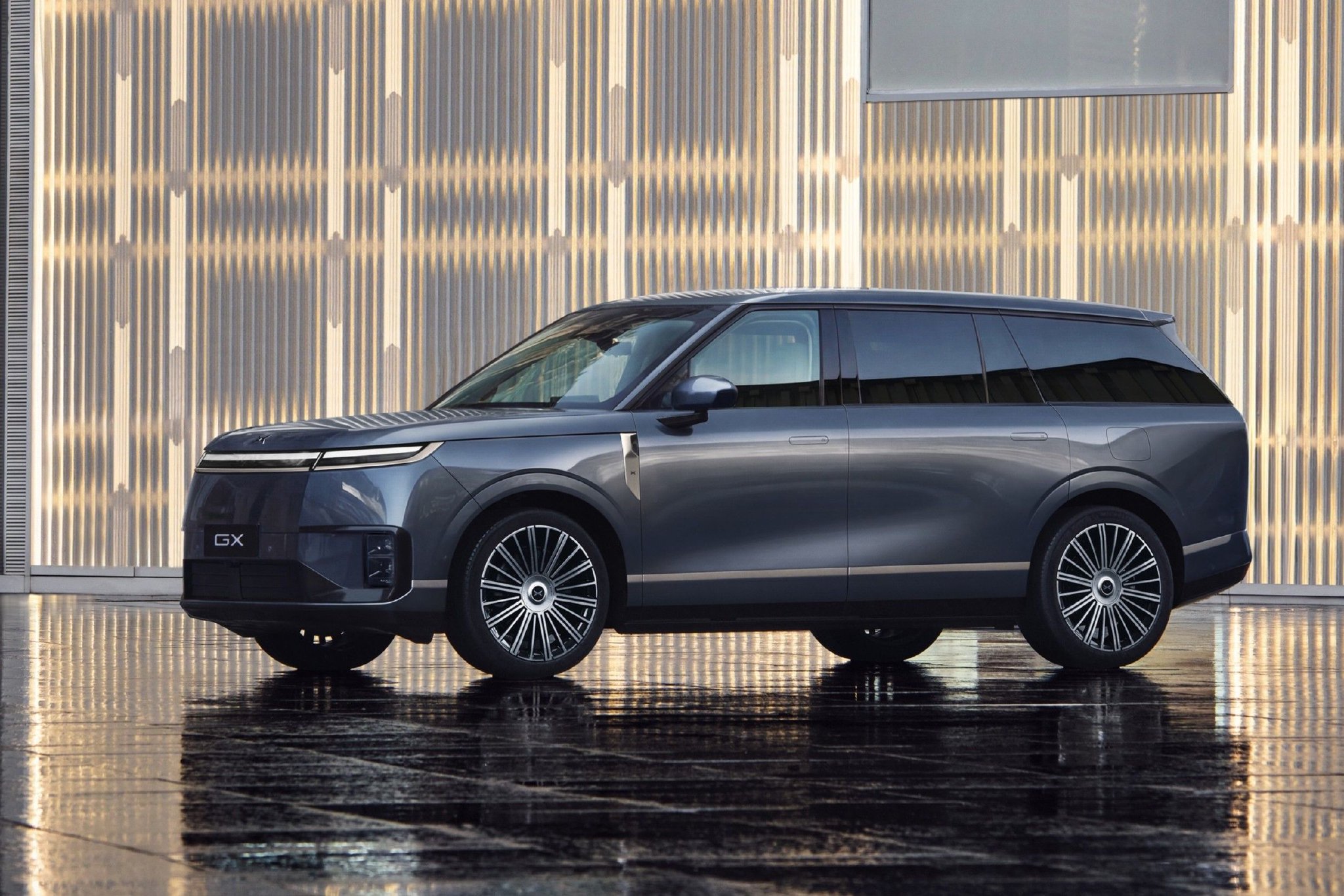 面向L4时代的全尺寸SUV 小鹏GX预售39.98万元