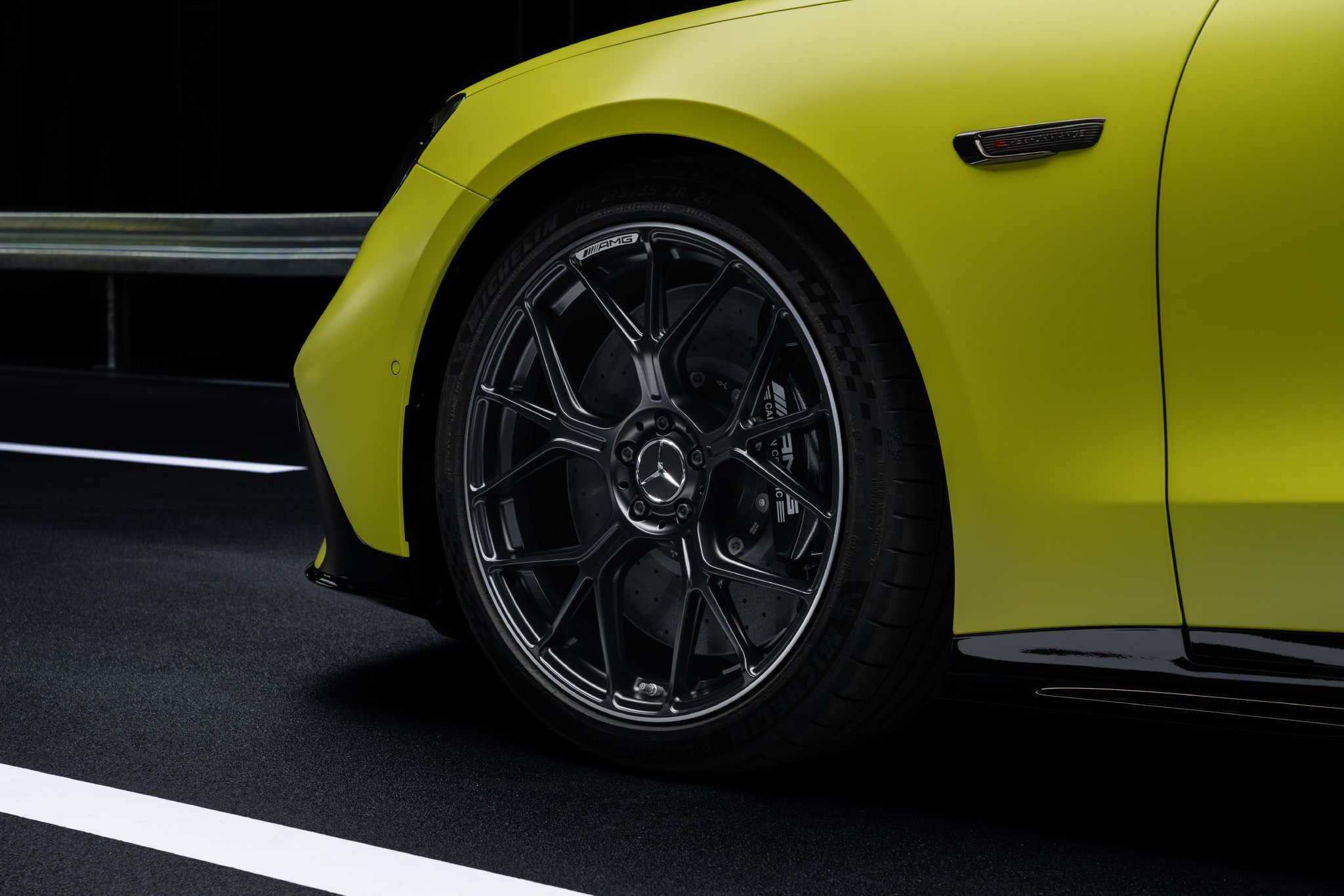 浑身黑科技 全新梅赛德斯-AMG GT高性能四门跑车全球首秀