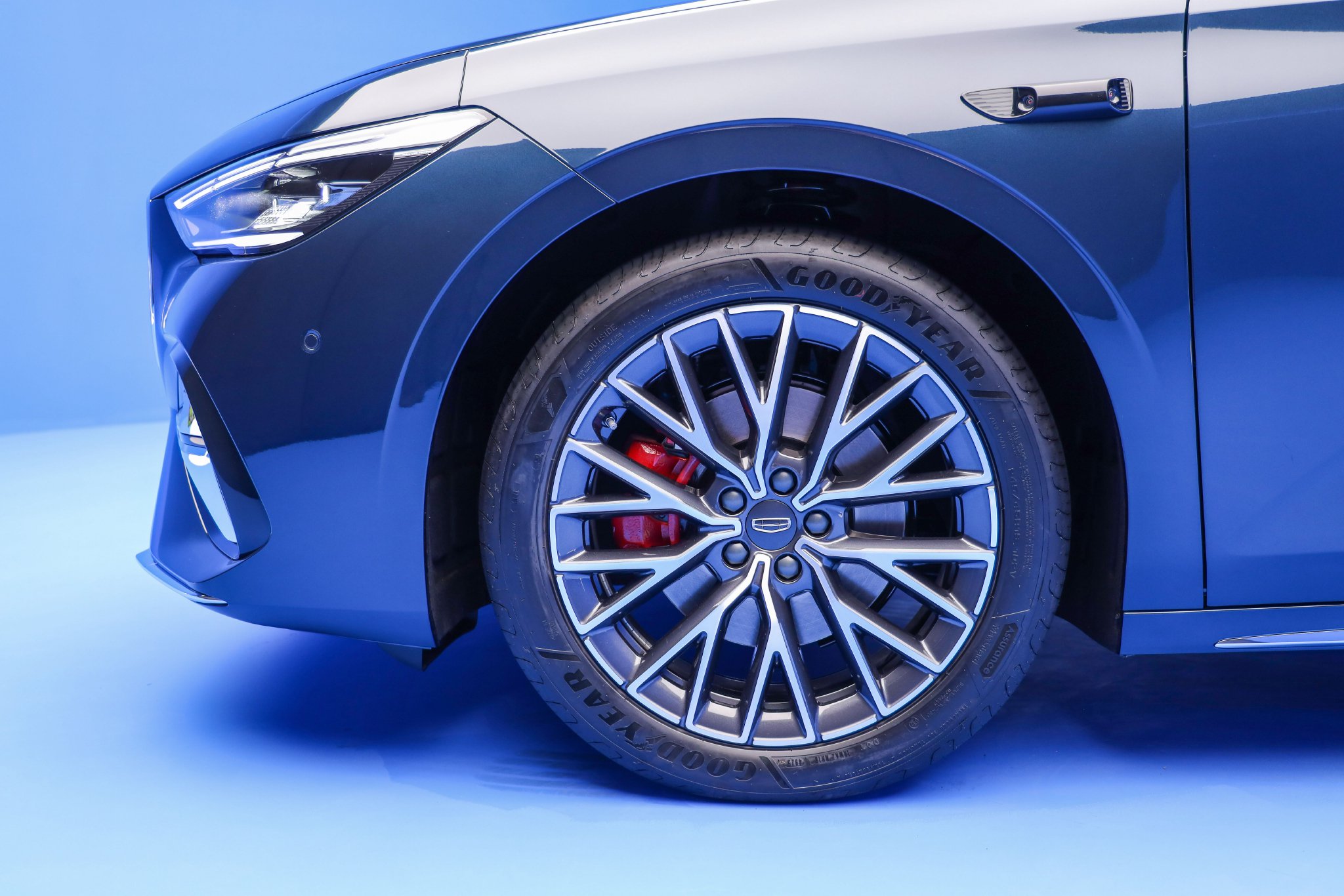 19寸轮毂与245/45 R19轮胎